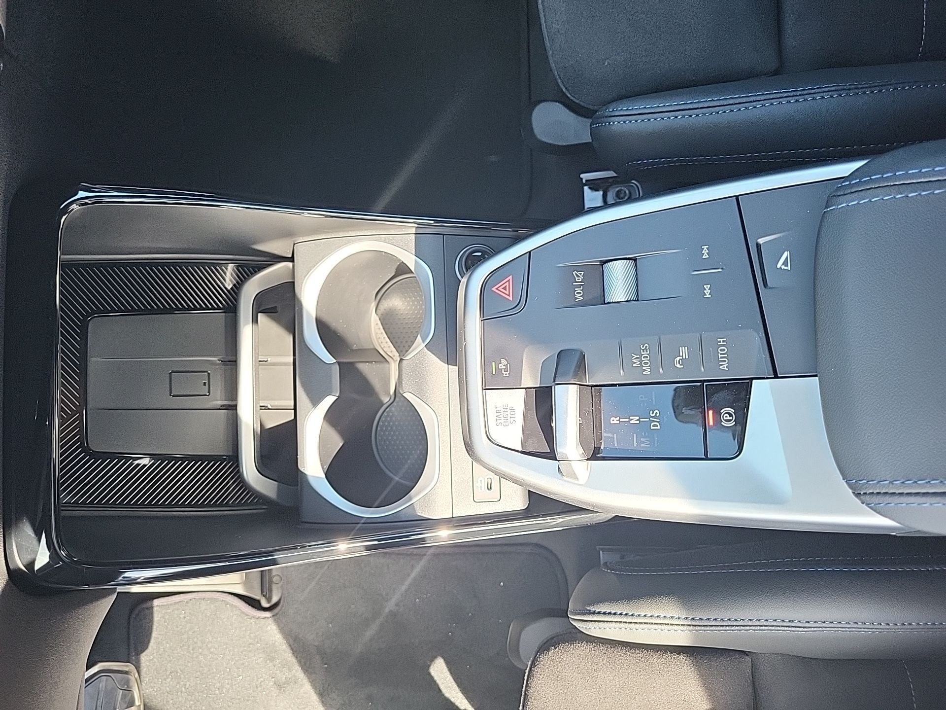BMW X1 X1 sDrive20i M SPORT PRO LED AHK ACC ParkAss KeyL (Bild 12)