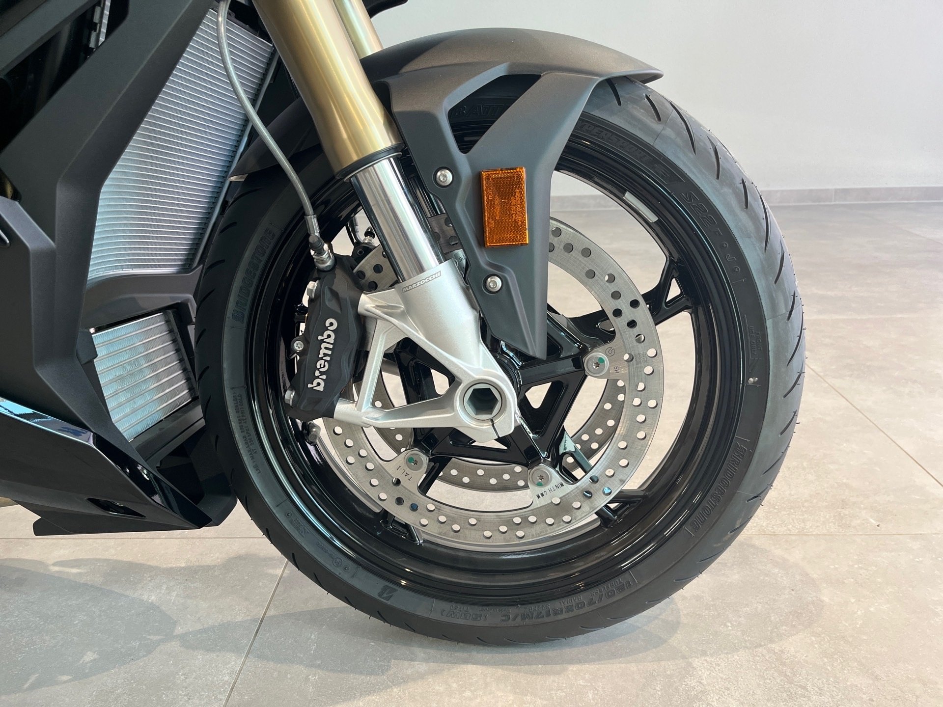 Bild 12 BMW S 1000 R Komfort/Dynamik-Paket/Lenkerendspieg