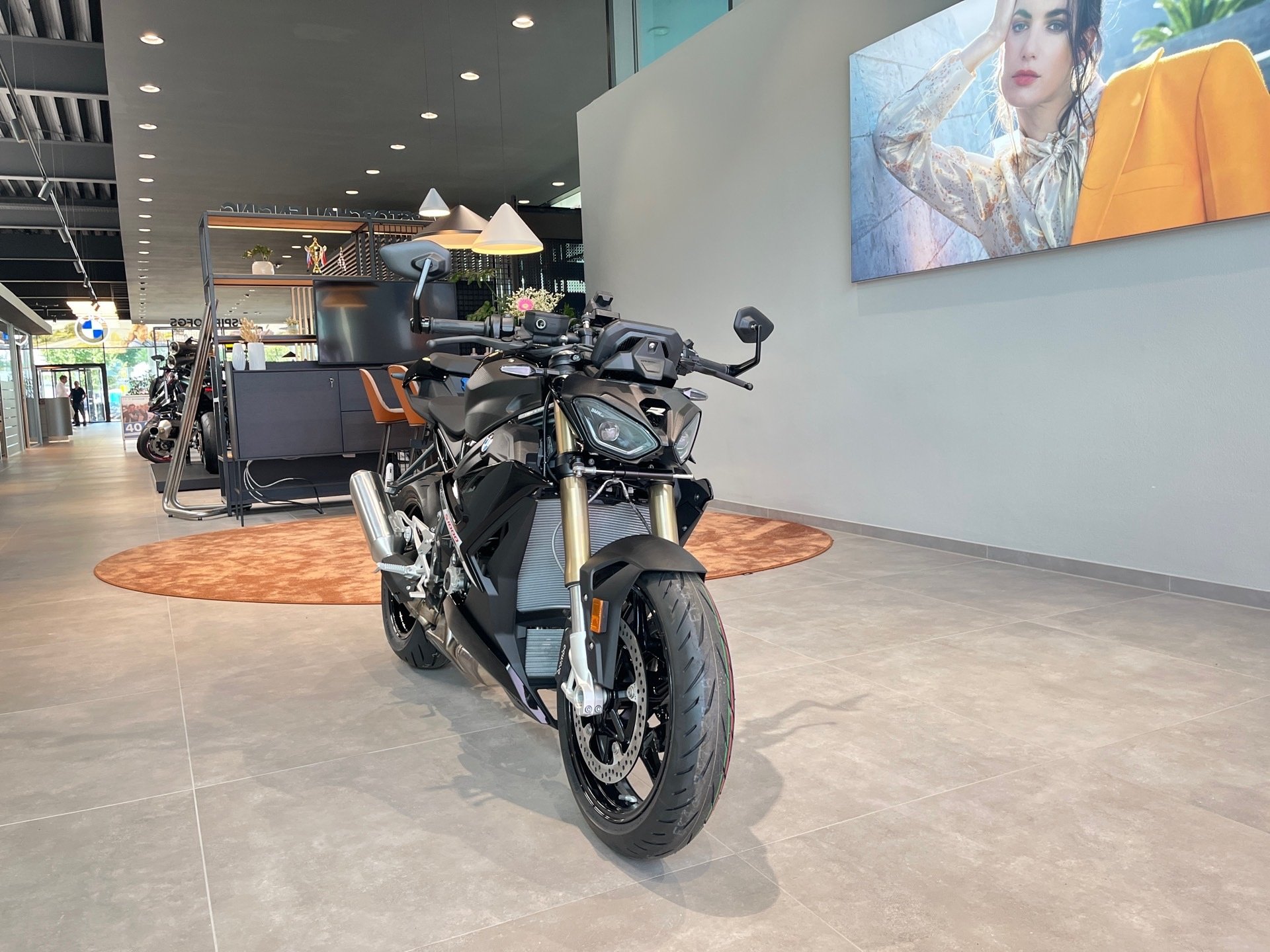 Bild 3 BMW S 1000 R Komfort/Dynamik-Paket/Lenkerendspieg