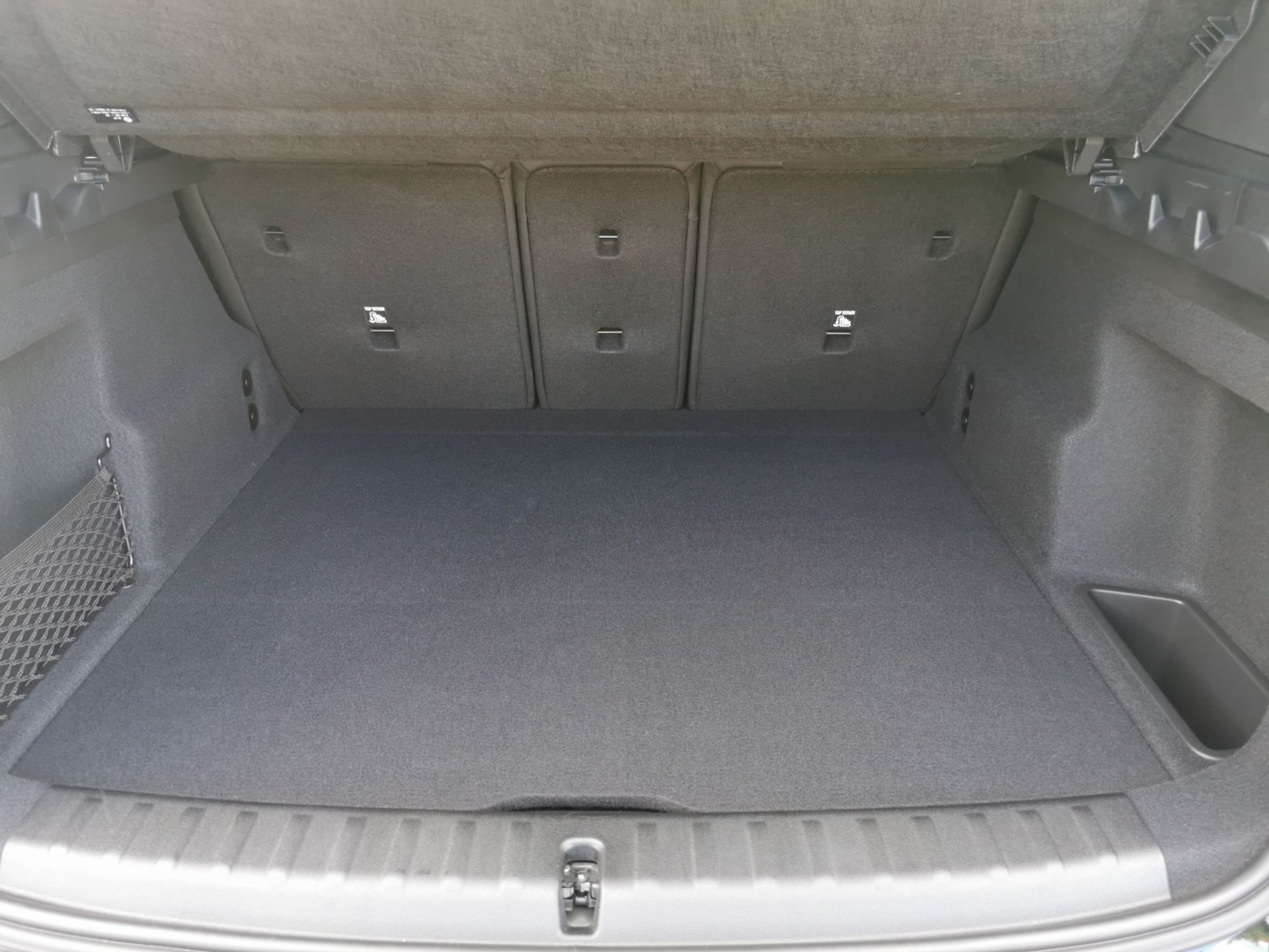 BMW X1 X1 sDrive20i M SPORT PRO LED AHK ParkAss Lenkhzg (Bild 9)