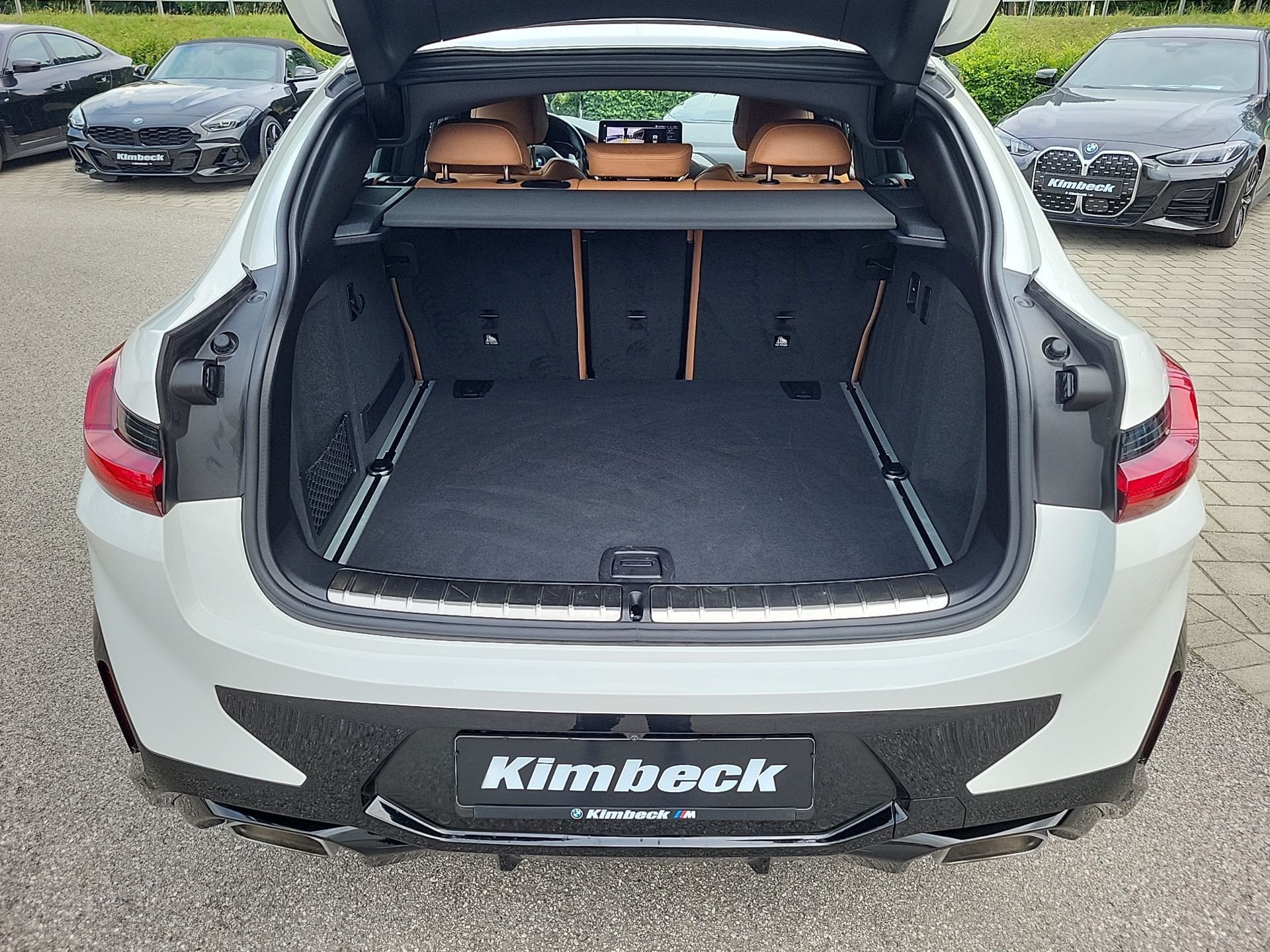 BMW X4 X4 xDrive20i M SPORT Laser ParkAss HeadUp AHK H&K (Bild 11)