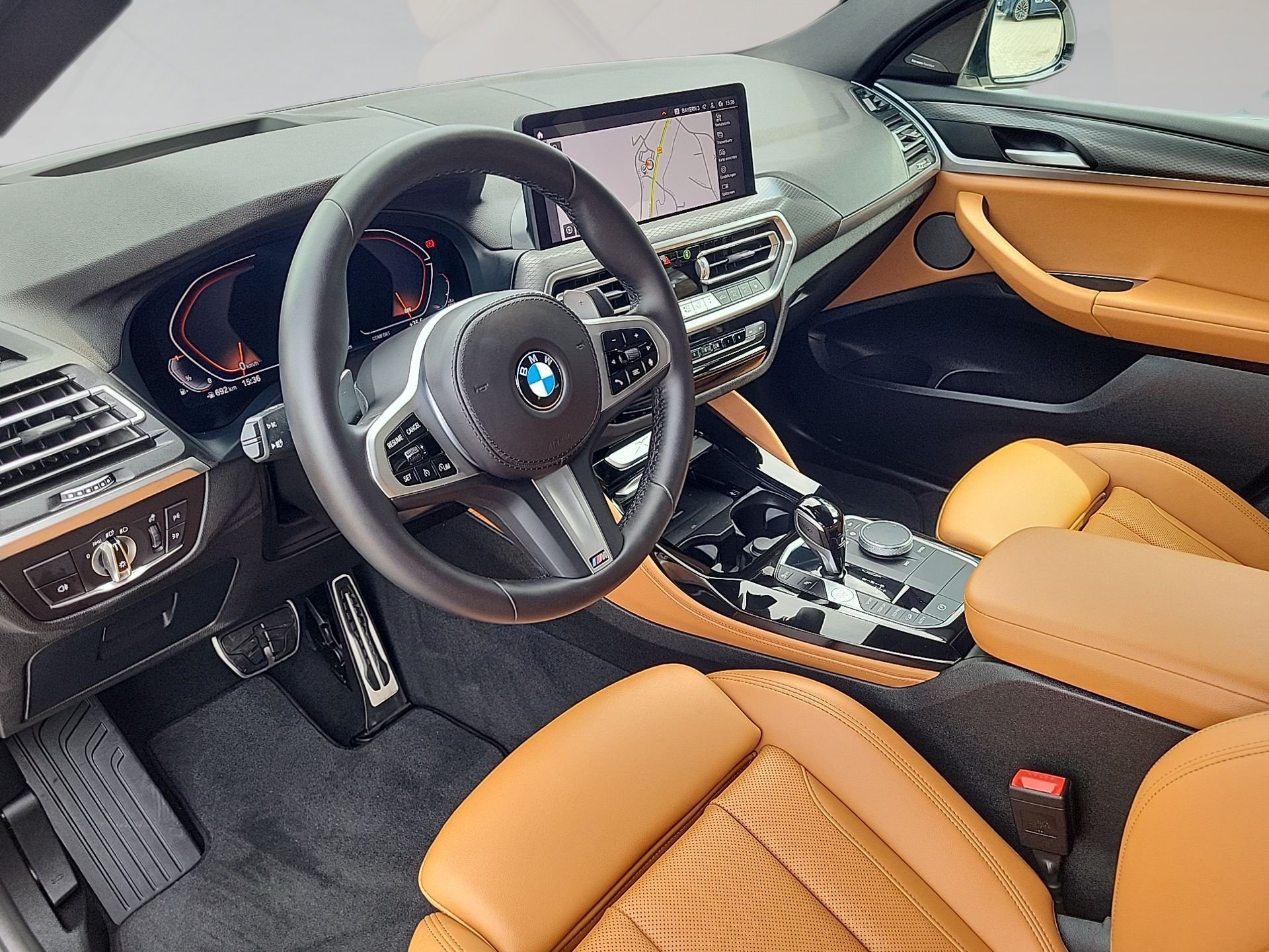 BMW X4 X4 xDrive20i M SPORT Laser ParkAss HeadUp AHK H&K (Bild 5)