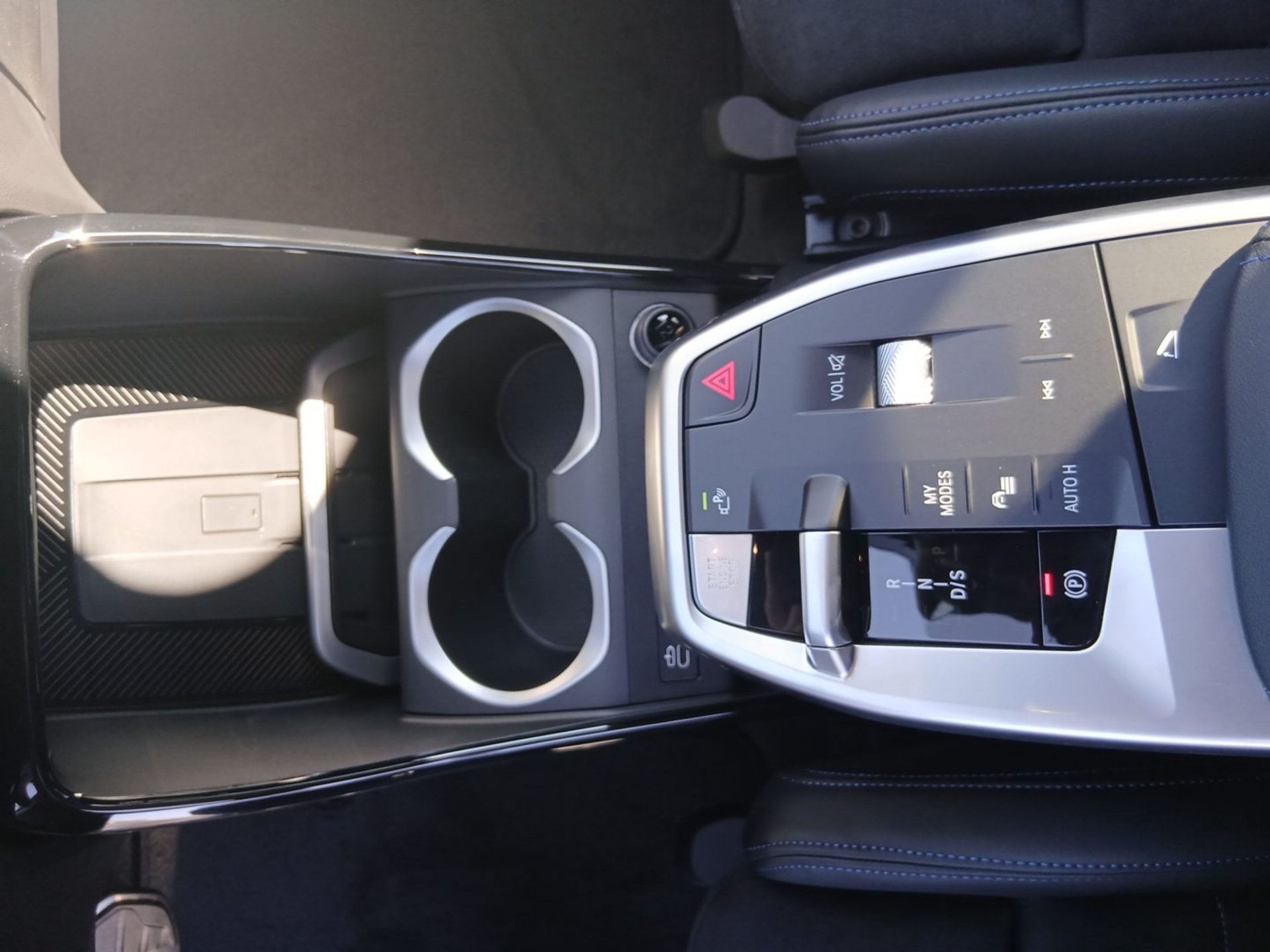 BMW X2 X2 sDrive20i M SPORT LED ACC ParkAss AHK Lenkhzg (Bild 12)