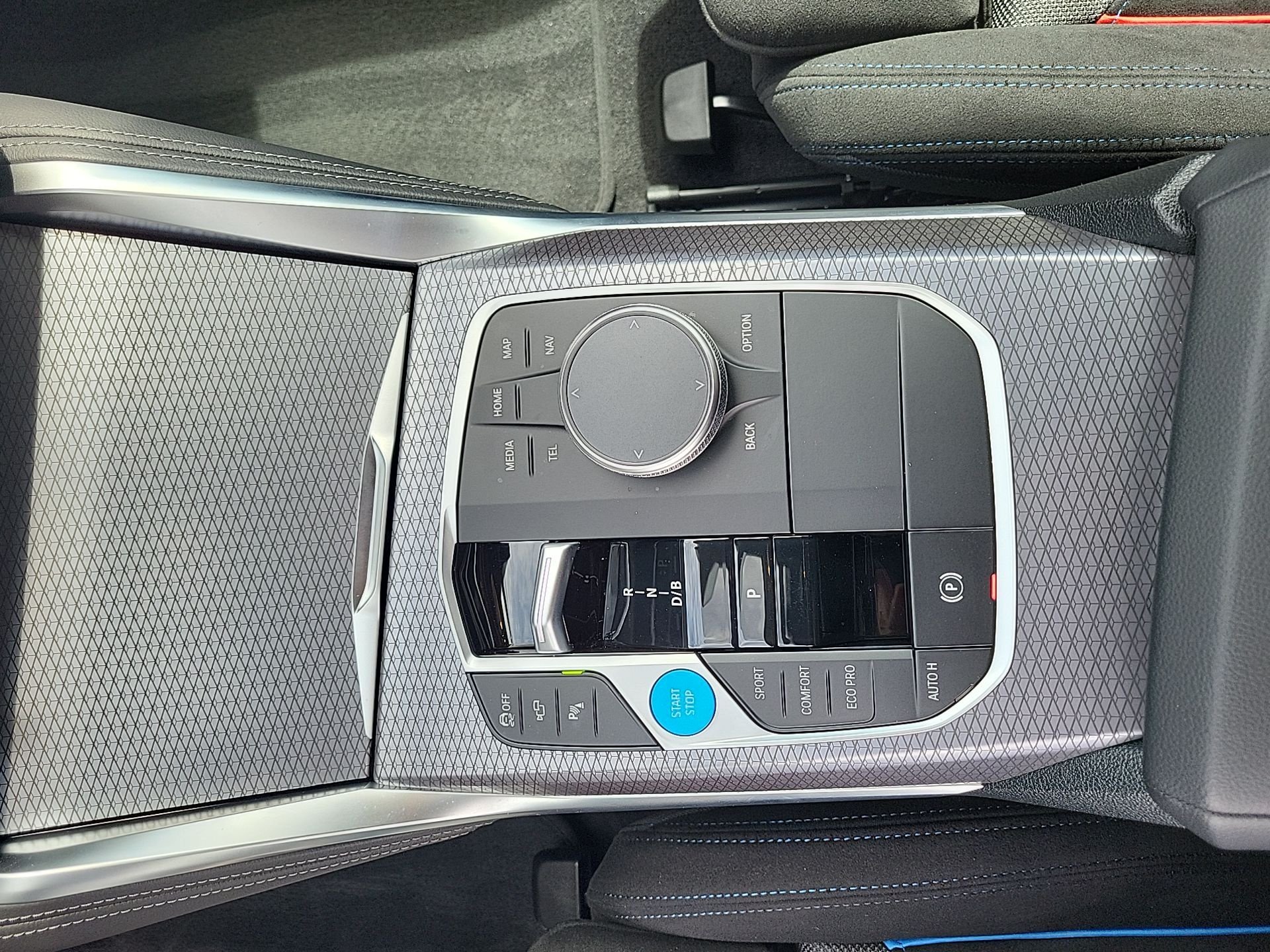 BMW i4 eDrive40 Gran Coupé M SPORT LED DrivingAs 360° i4 eDrive40 Gran Coupé M SPORT LED DrivingAs 360° (Bild 12)