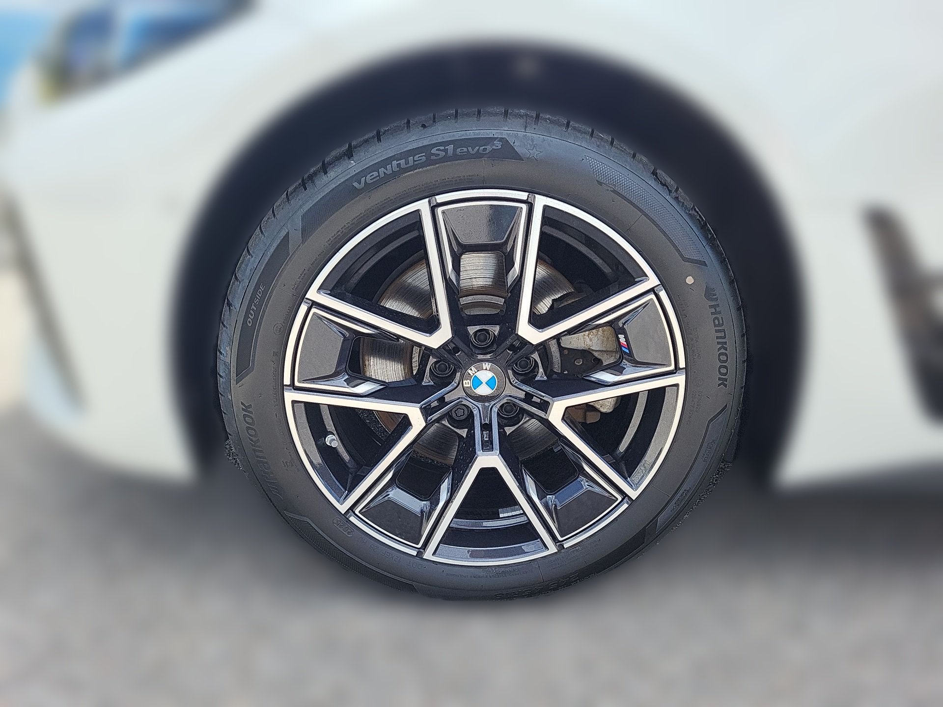 BMW i4 eDrive40 Gran Coupé M SPORT LED DrivingAs 360° i4 eDrive40 Gran Coupé M SPORT LED DrivingAs 360° (Bild 4)