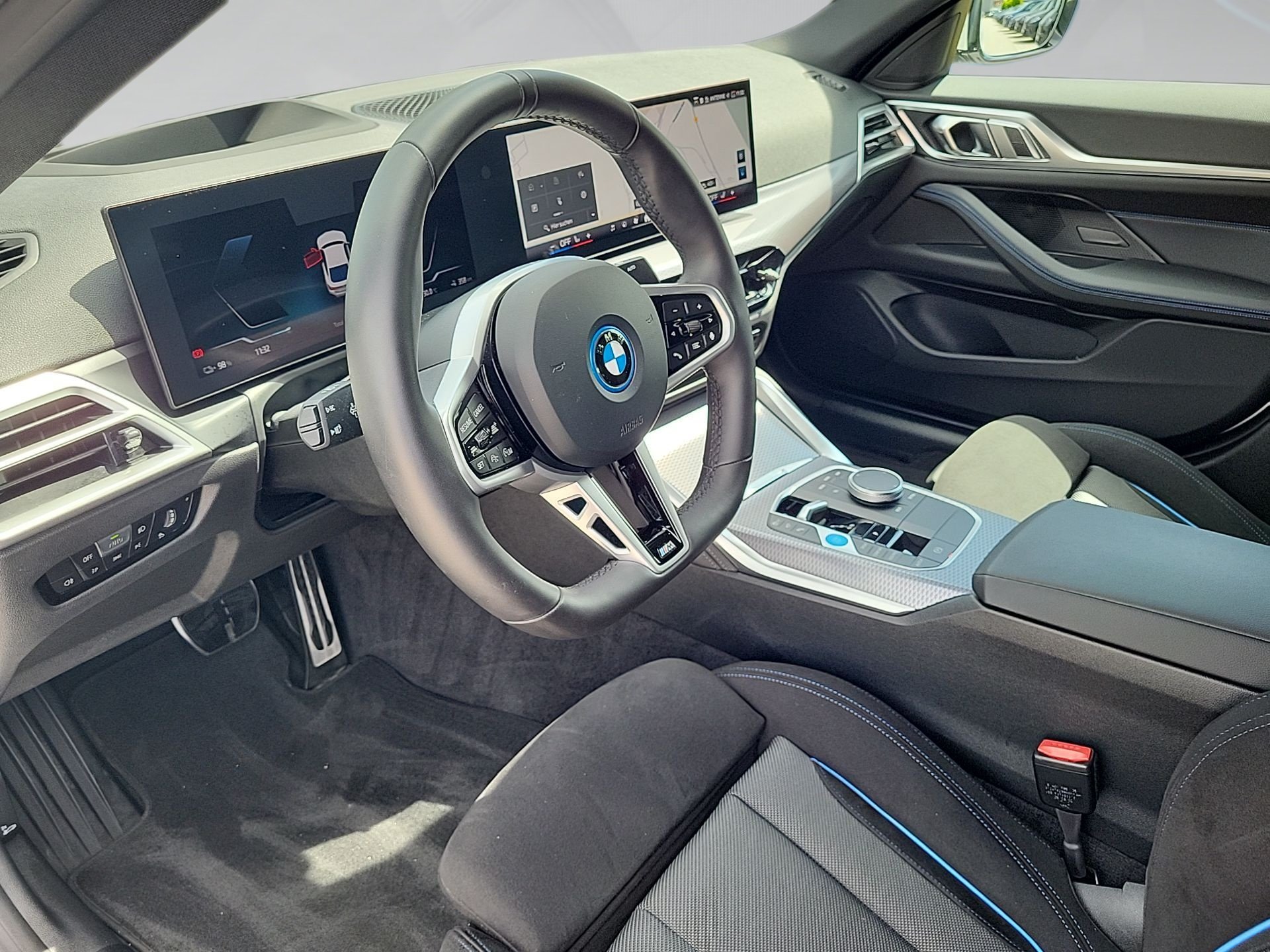 BMW i4 eDrive40 Gran Coupé M SPORT LED DrivingAs 360° i4 eDrive40 Gran Coupé M SPORT LED DrivingAs 360° (Bild 5)