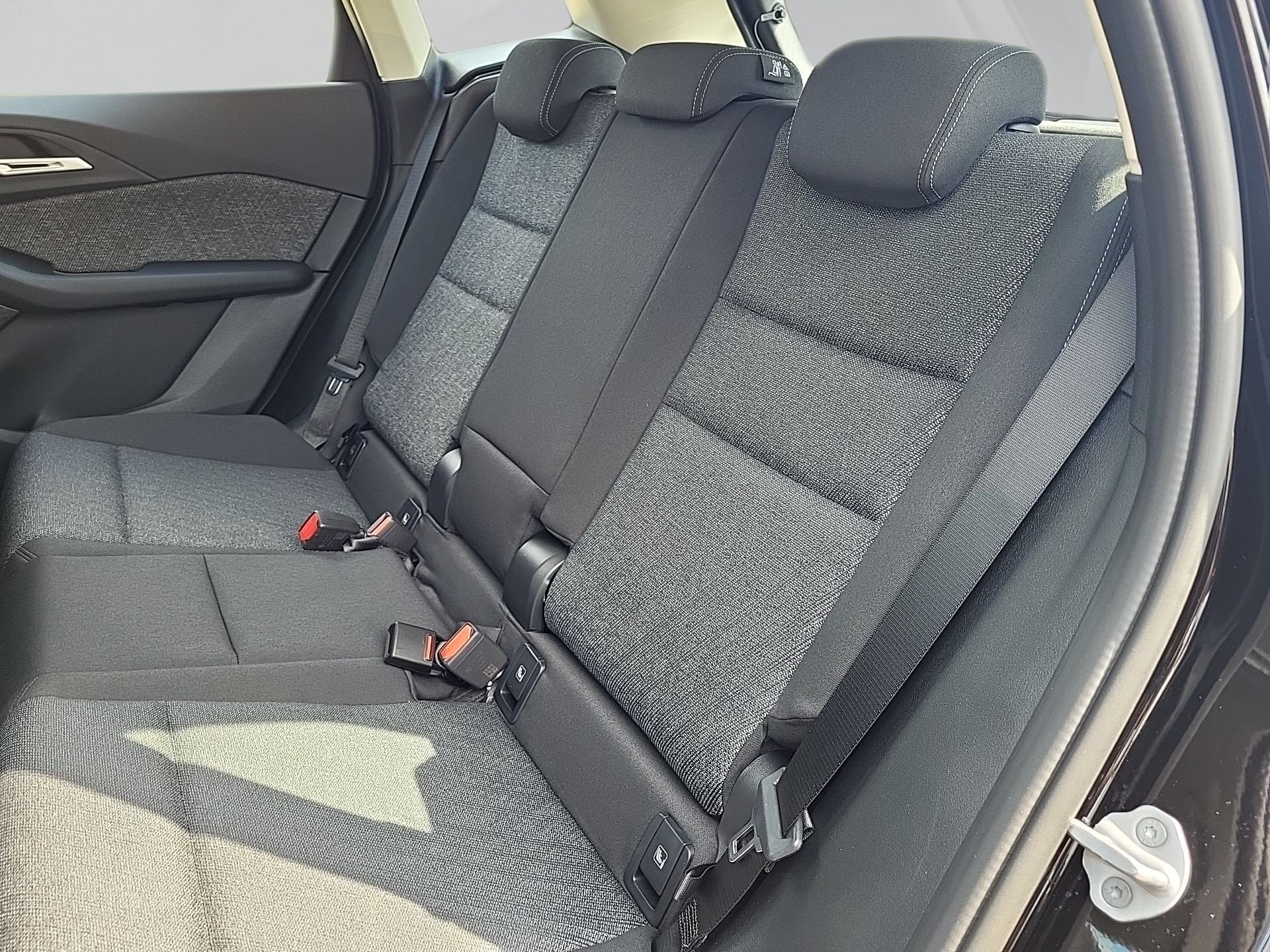 BMW 230e 230e xDrive Active Tourer LED ACC HeadUp AHK 360° (Bild 8)