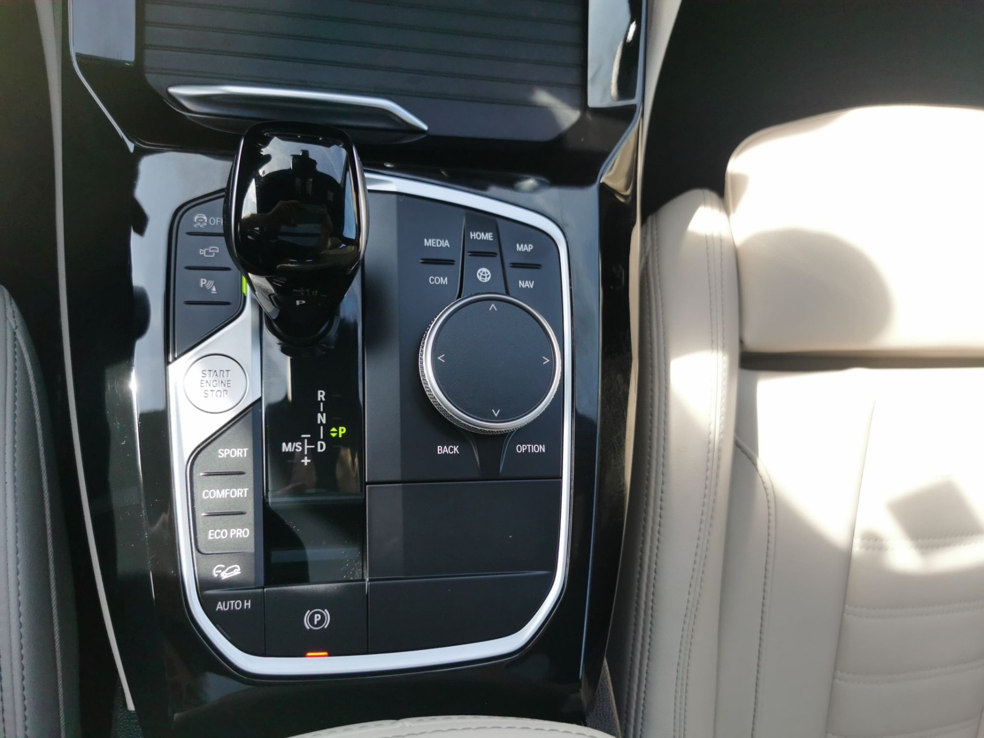 BMW X4 X4 M40d M SPORT Laser ACC HeadUp AHK 360° H&K (Bild 13)
