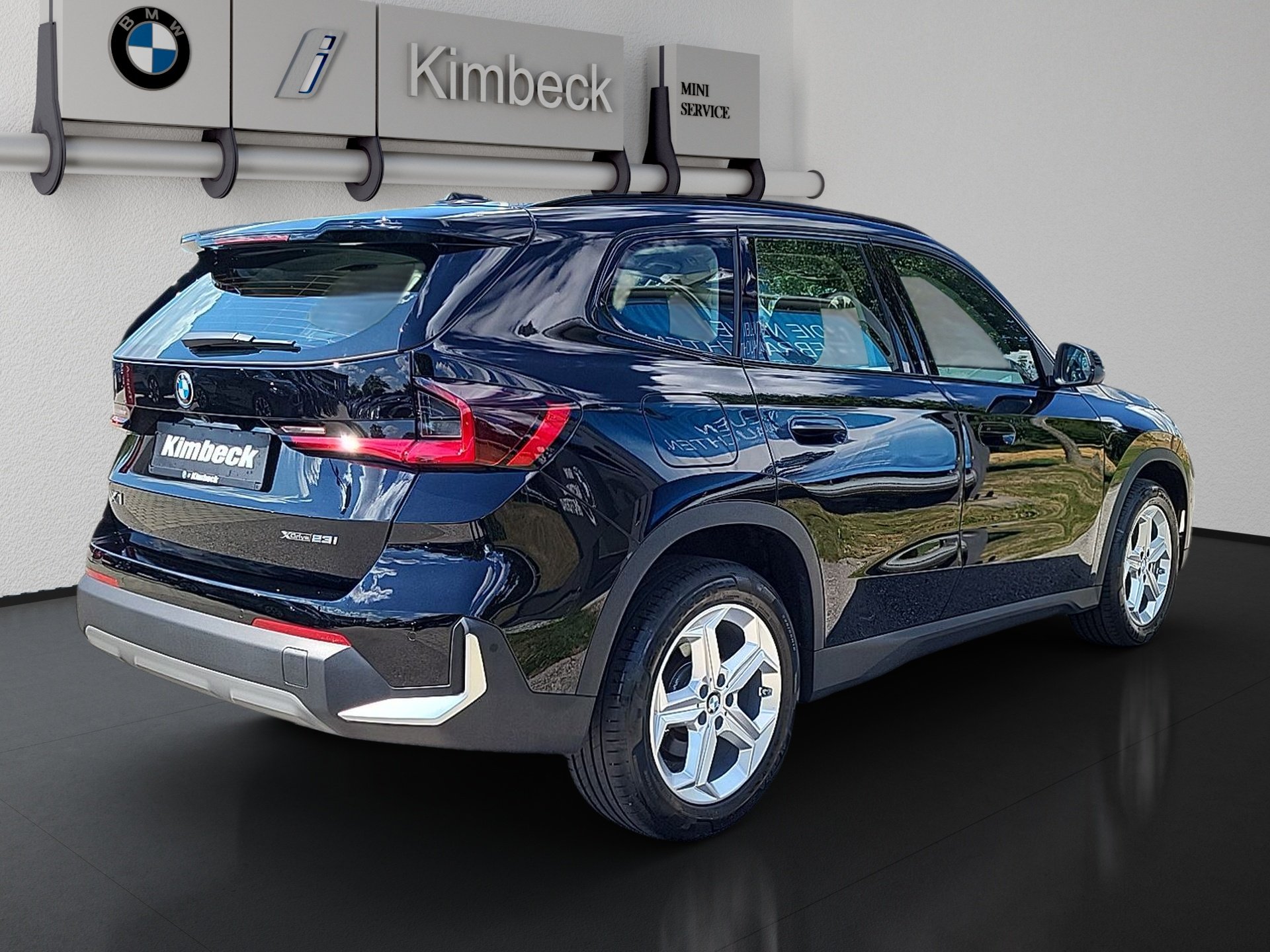 BMW X1 X1 xDrive23i LED DrivingAss ParkAss HeadU KeyLess (Bild 2)