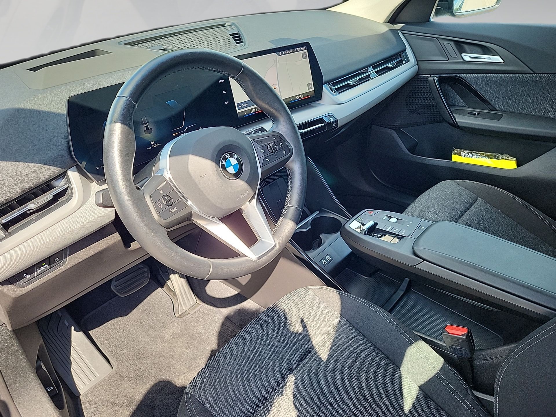 BMW X1 X1 xDrive23i LED DrivingAss ParkAss HeadU KeyLess (Bild 4)