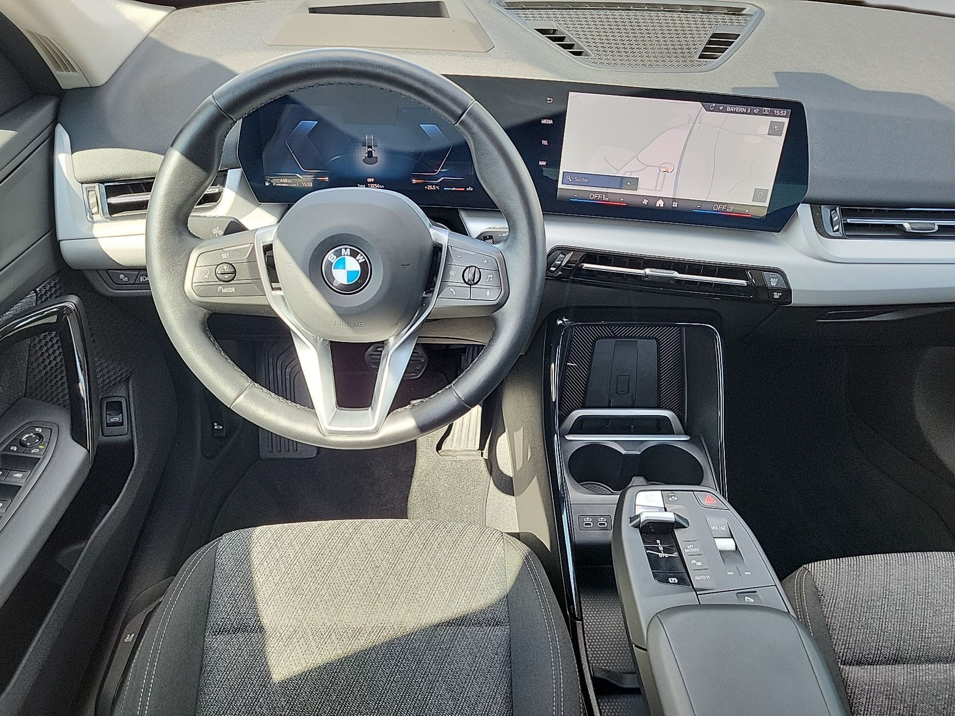 BMW X1 X1 xDrive23i LED DrivingAss ParkAss HeadU KeyLess (Bild 6)