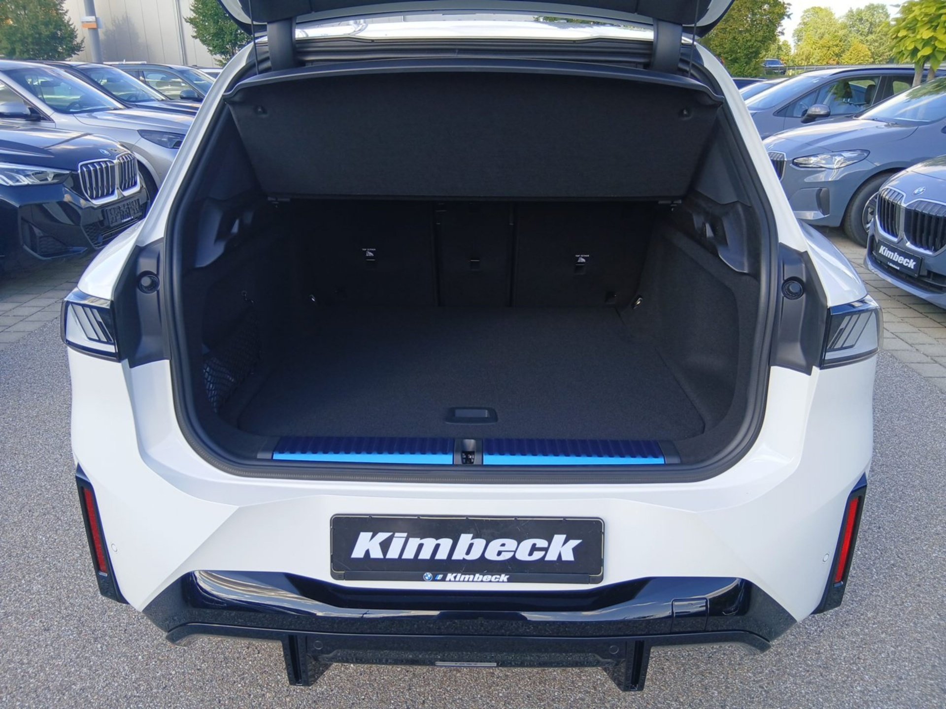 Bild 11 BMW iX3 40 M SPORT PRO PanoramicVision ACC 360° AHK