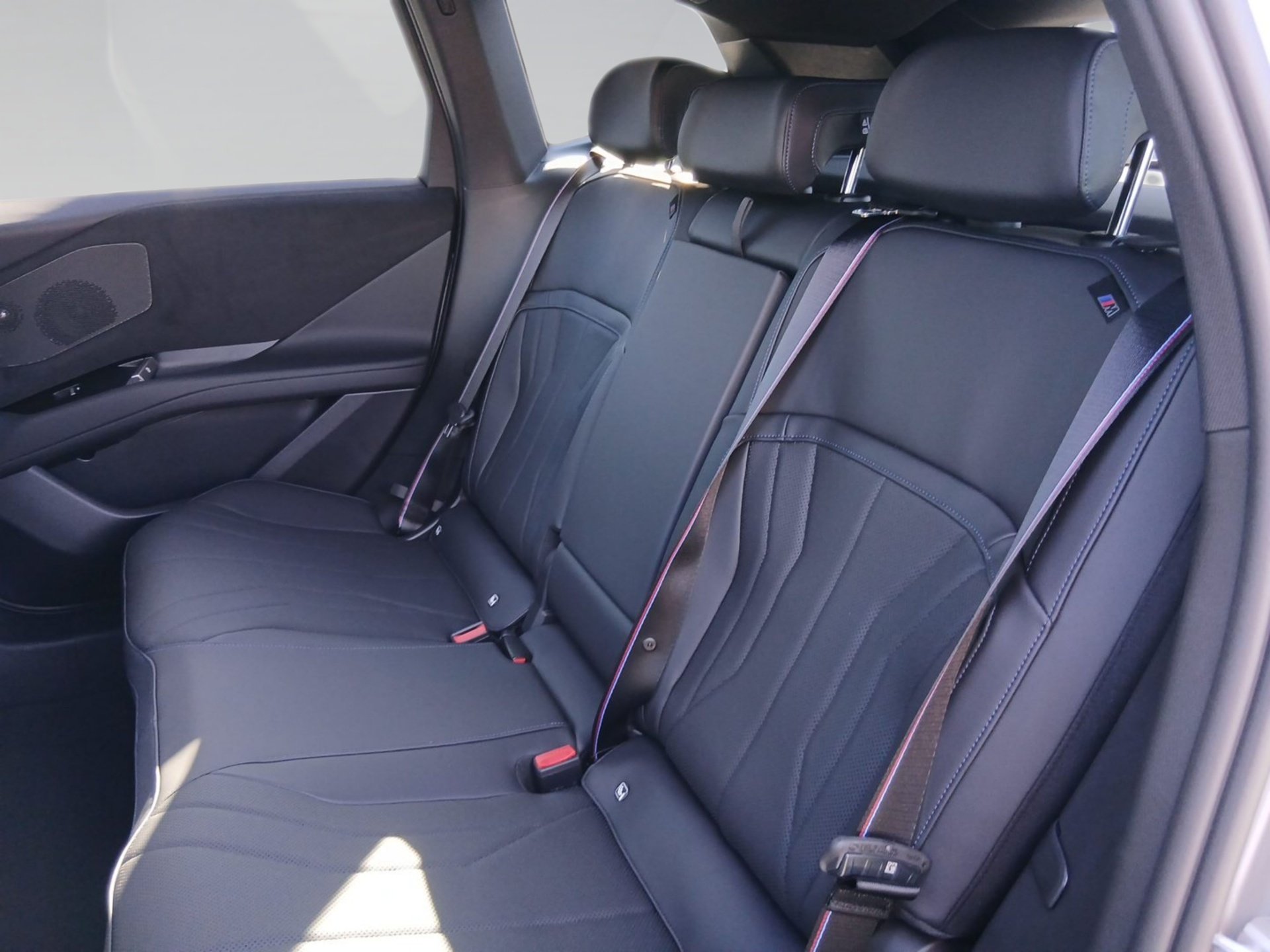 Bild 8 BMW iX3 40 M SPORT PRO PanoramicVision AHK 360° ACC