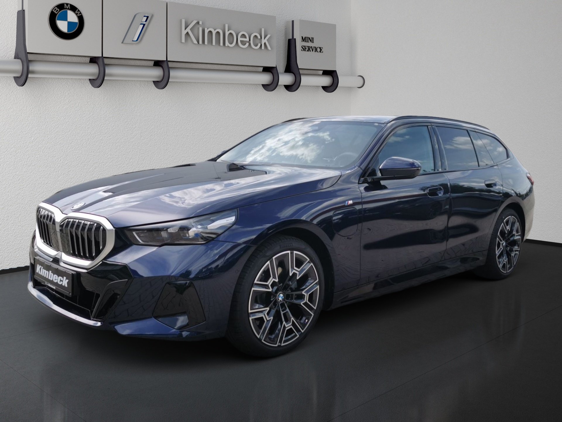 BMW 530e 530e xDrive Touring M SPORT INDIVI TANSANITBLAU (Bild 2)