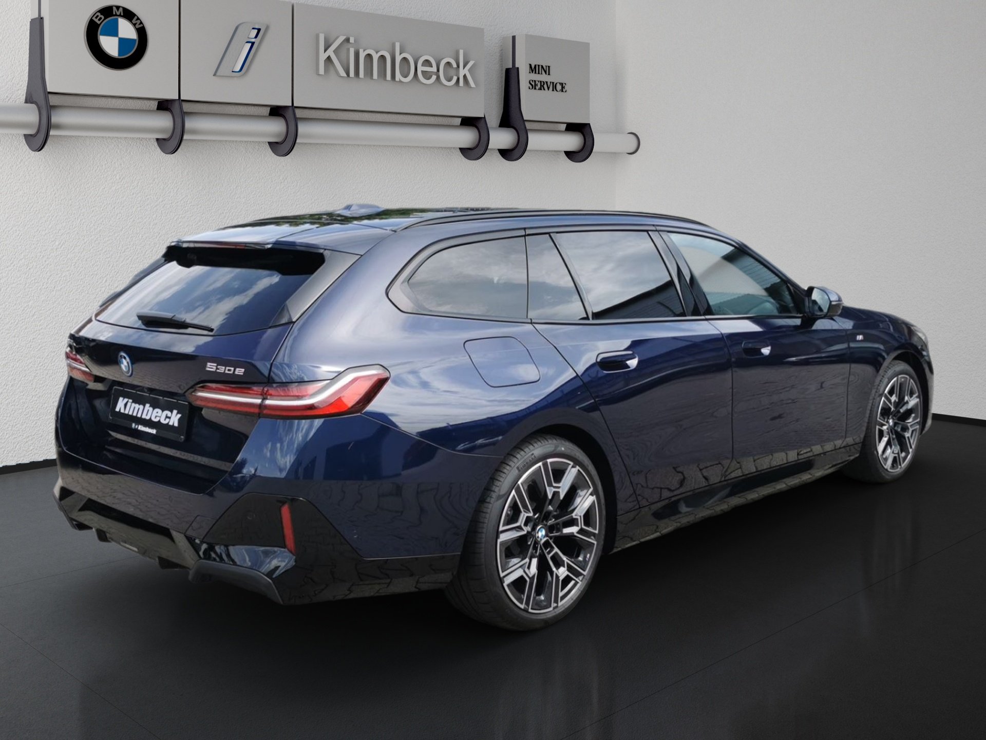 BMW 530e 530e xDrive Touring M SPORT INDIVI TANSANITBLAU (Bild 3)