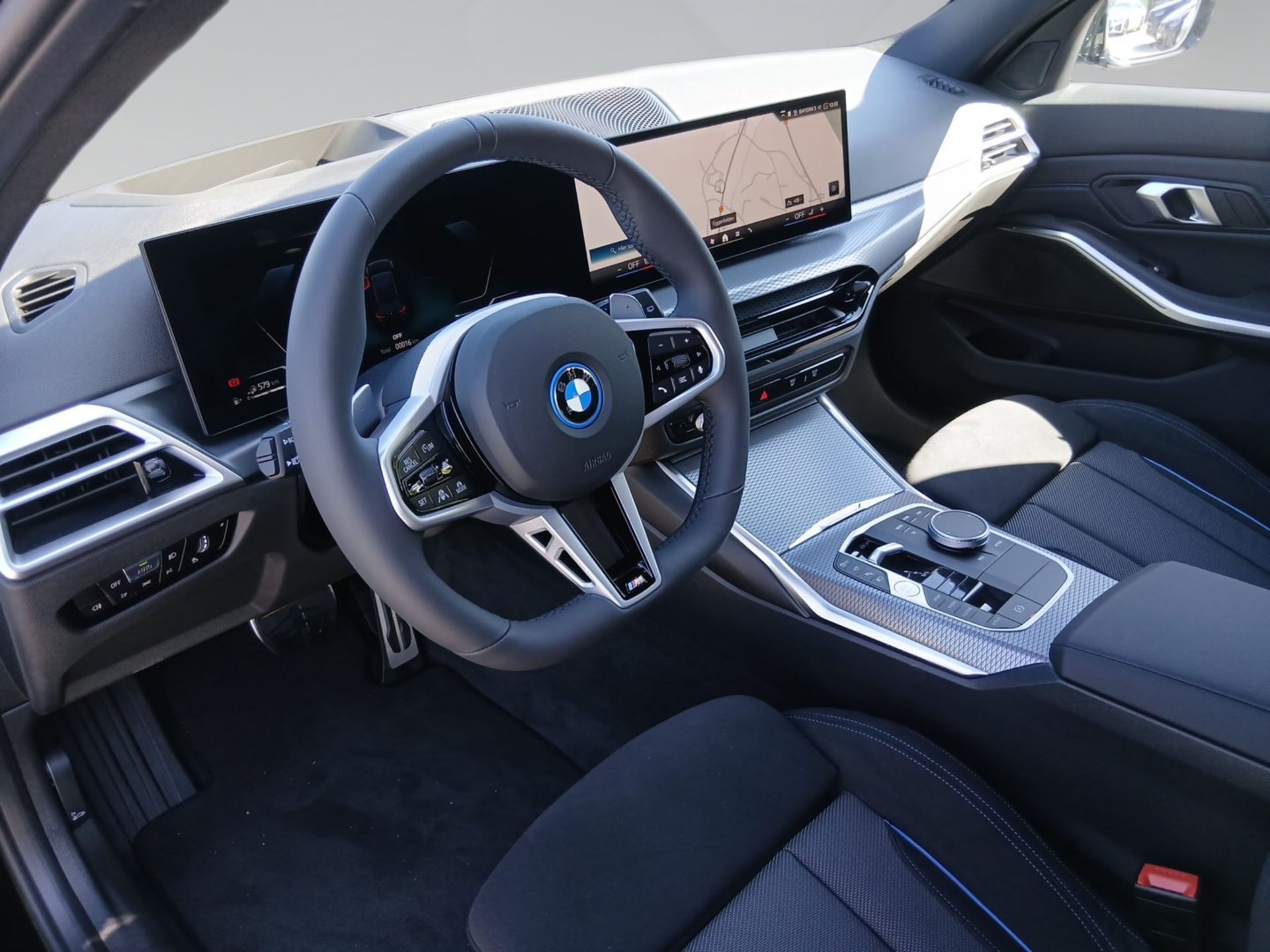 Bild 5 BMW 330e xDrive Touring M SPORT ACC 360° HeadUp AHK