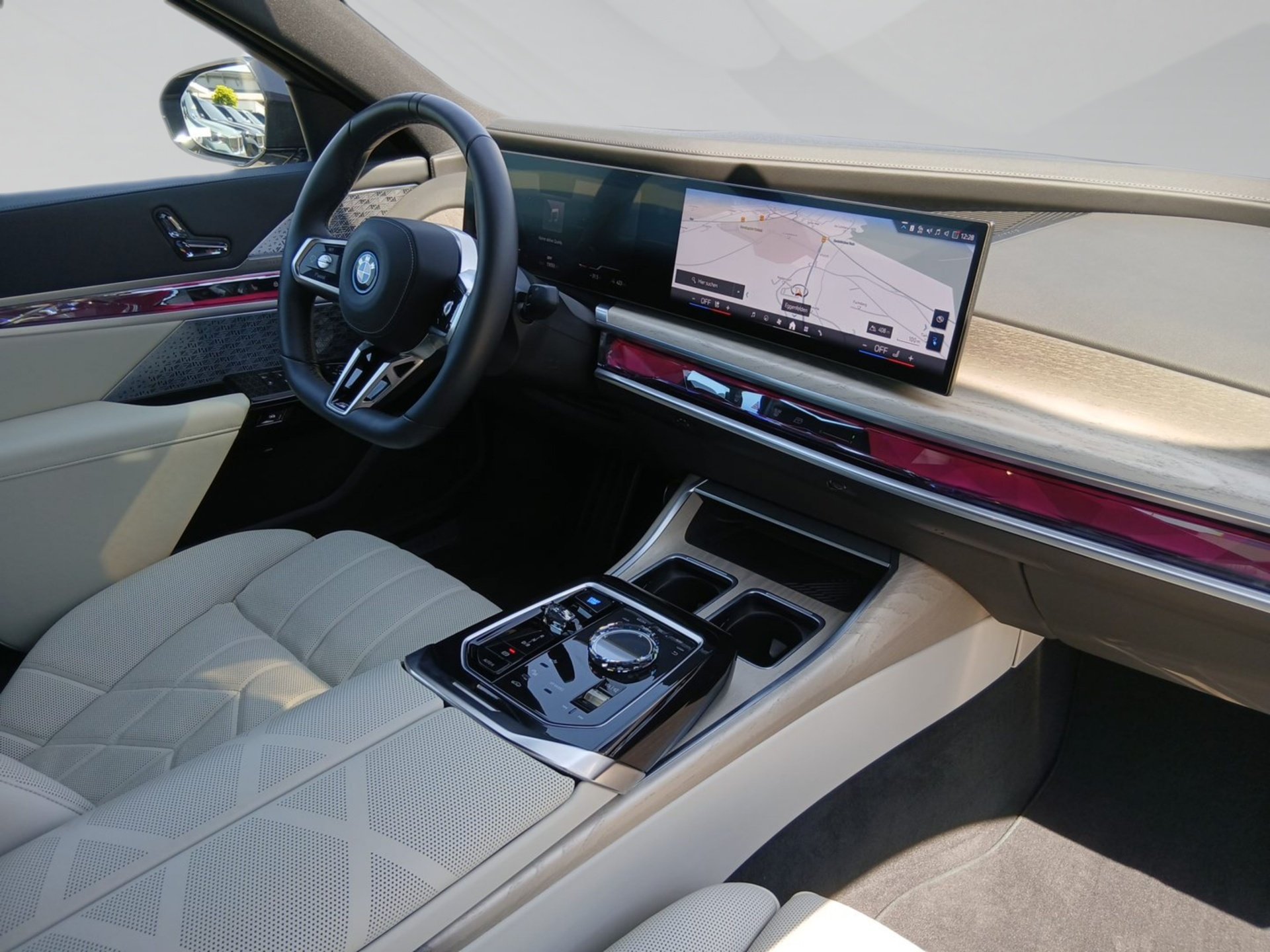 BMW i7 xDrive60 Limousine Executive Lounge Massag B&W i7 xDrive60 Limousine Executive Lounge Massag B&W (Bild 6)
