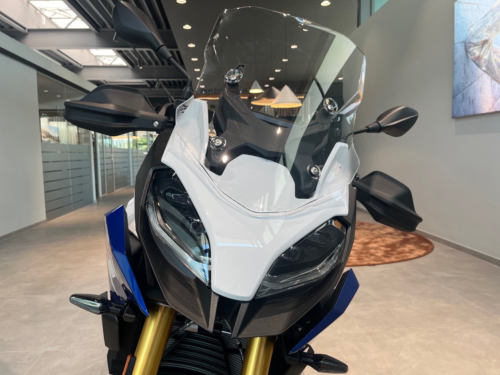 Bild 11 BMW F 900 XR Komfort/Dynamic-Paket/M-Endurance