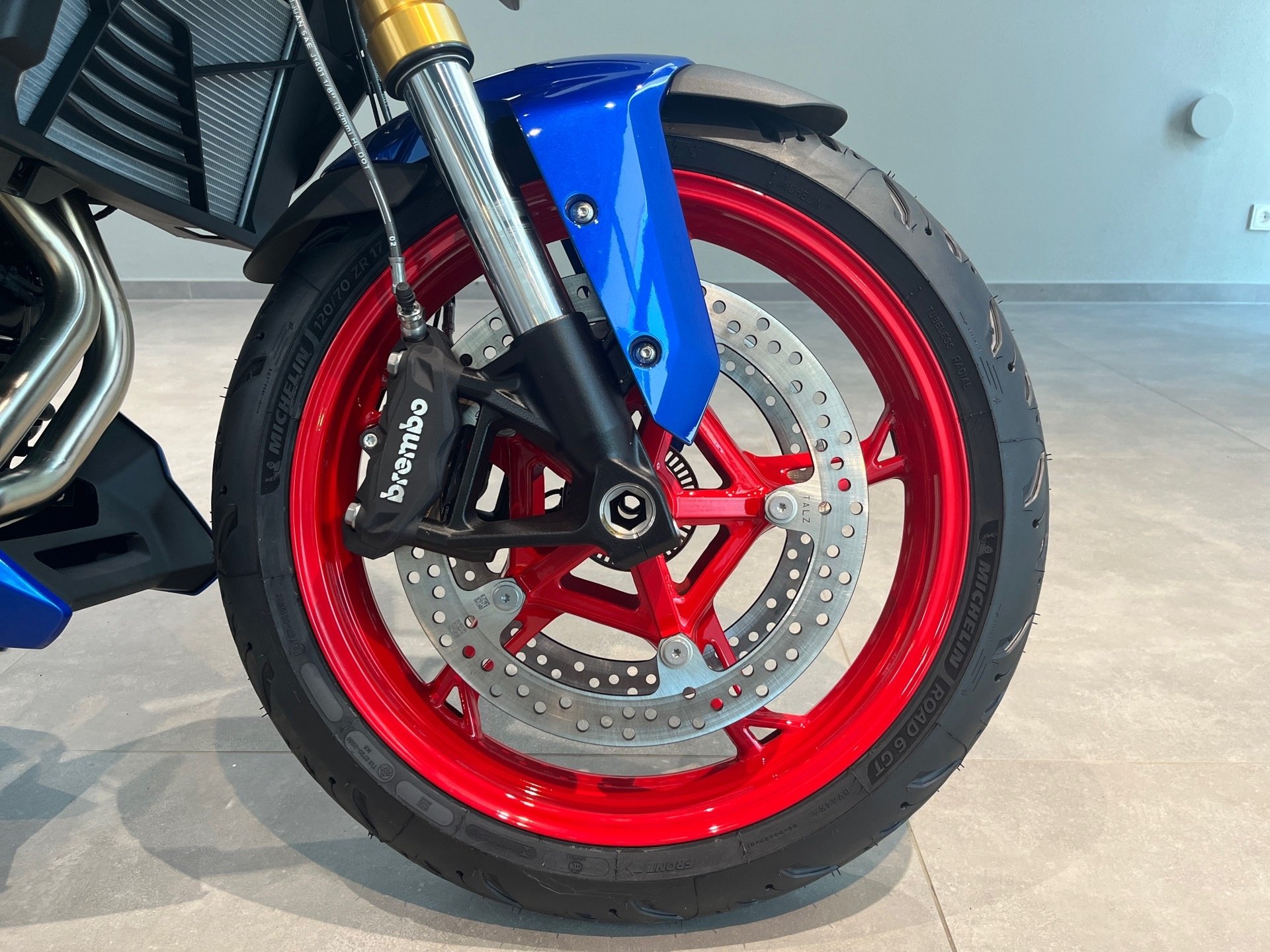 Bild 12 BMW F 900 XR Komfort/Dynamic-Paket/M-Endurance