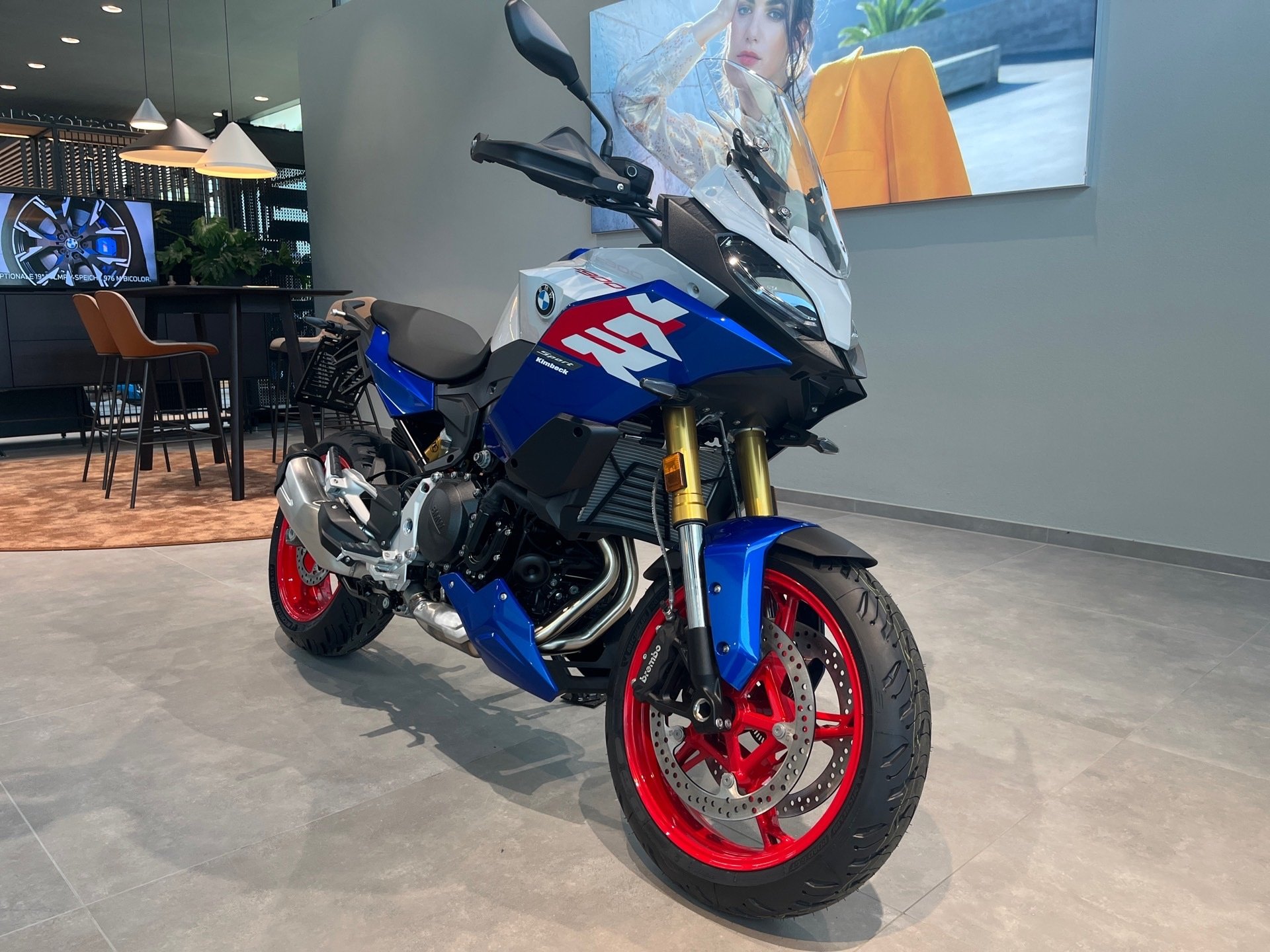 Bild 2 BMW F 900 XR Komfort/Dynamic-Paket/M-Endurance