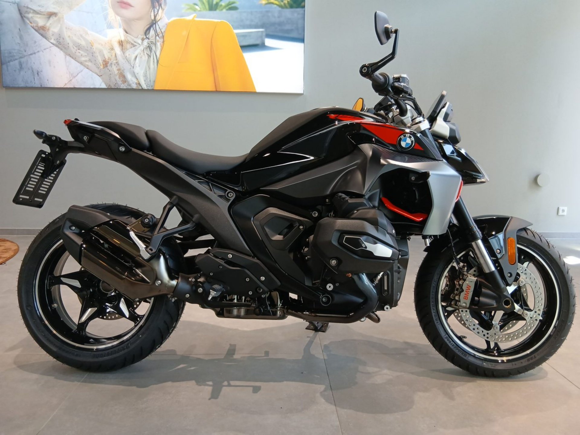 Bild 1 BMW R 1300 R Opt.719 3.Pakete/ASA/Fräßteile