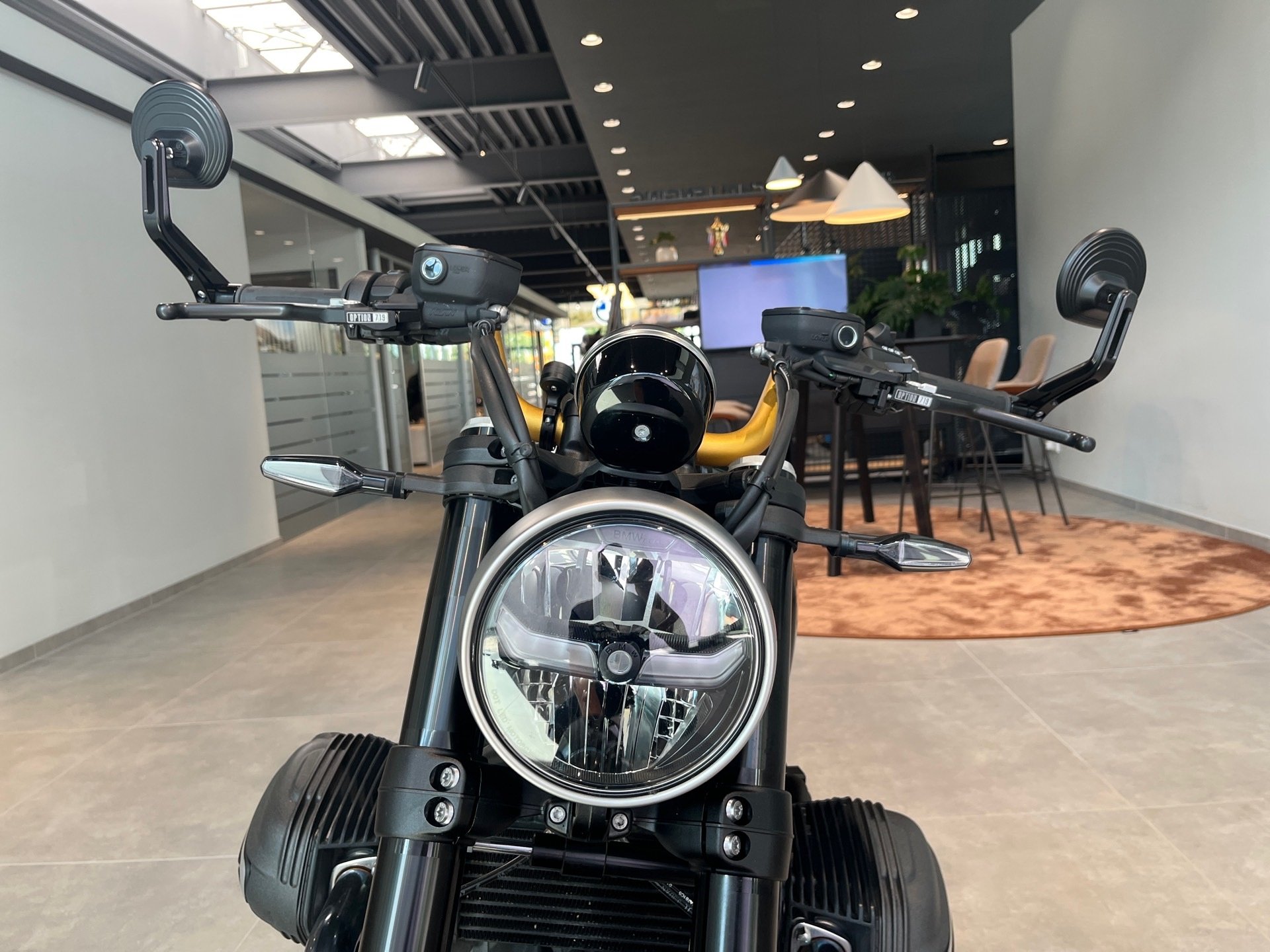 Bild 11 BMW R 12 Opt.719/Komfort.Pak/Rad719/Fräßteile