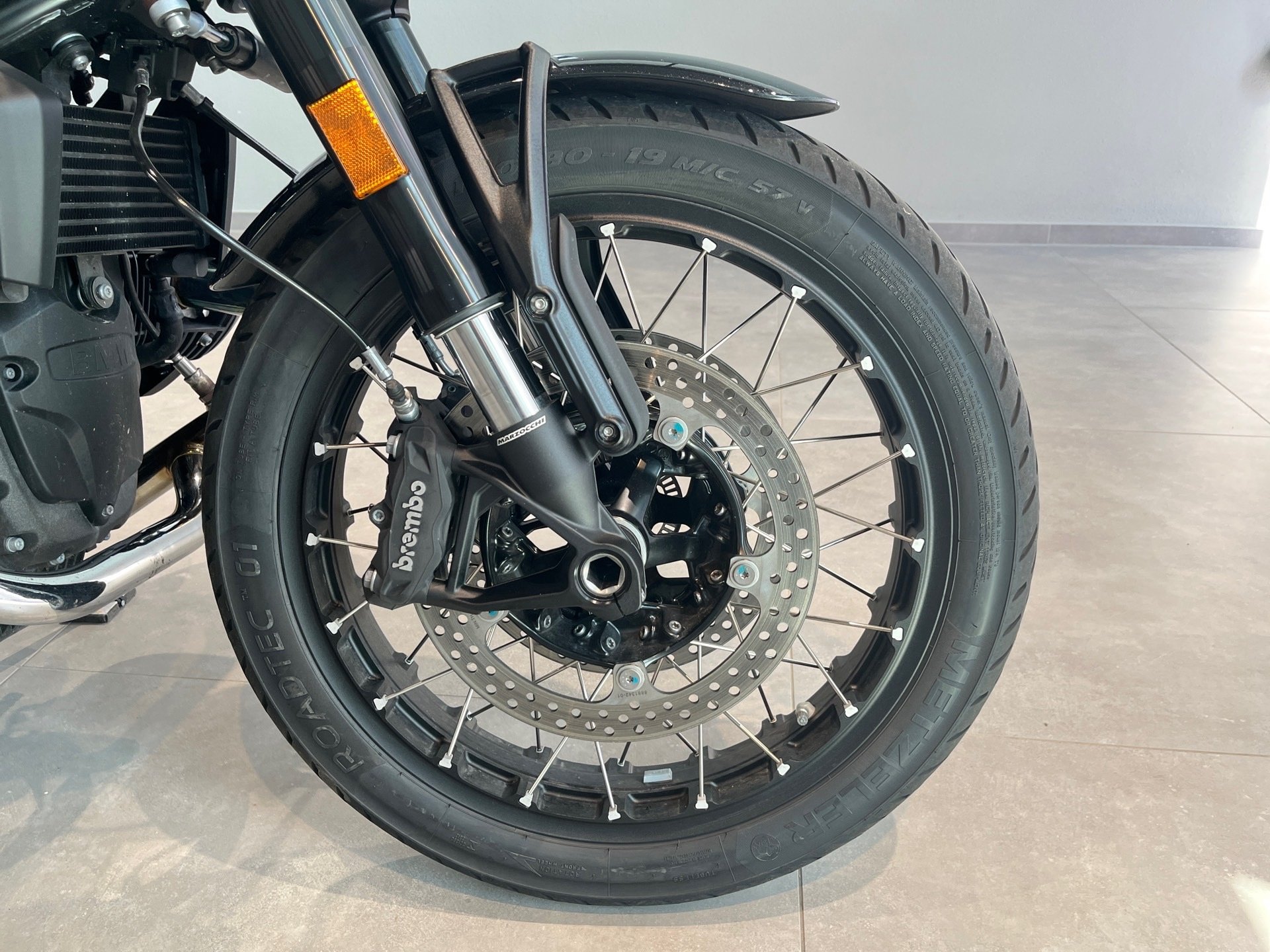Bild 12 BMW R 12 Opt.719/Komfort.Pak/Rad719/Fräßteile
