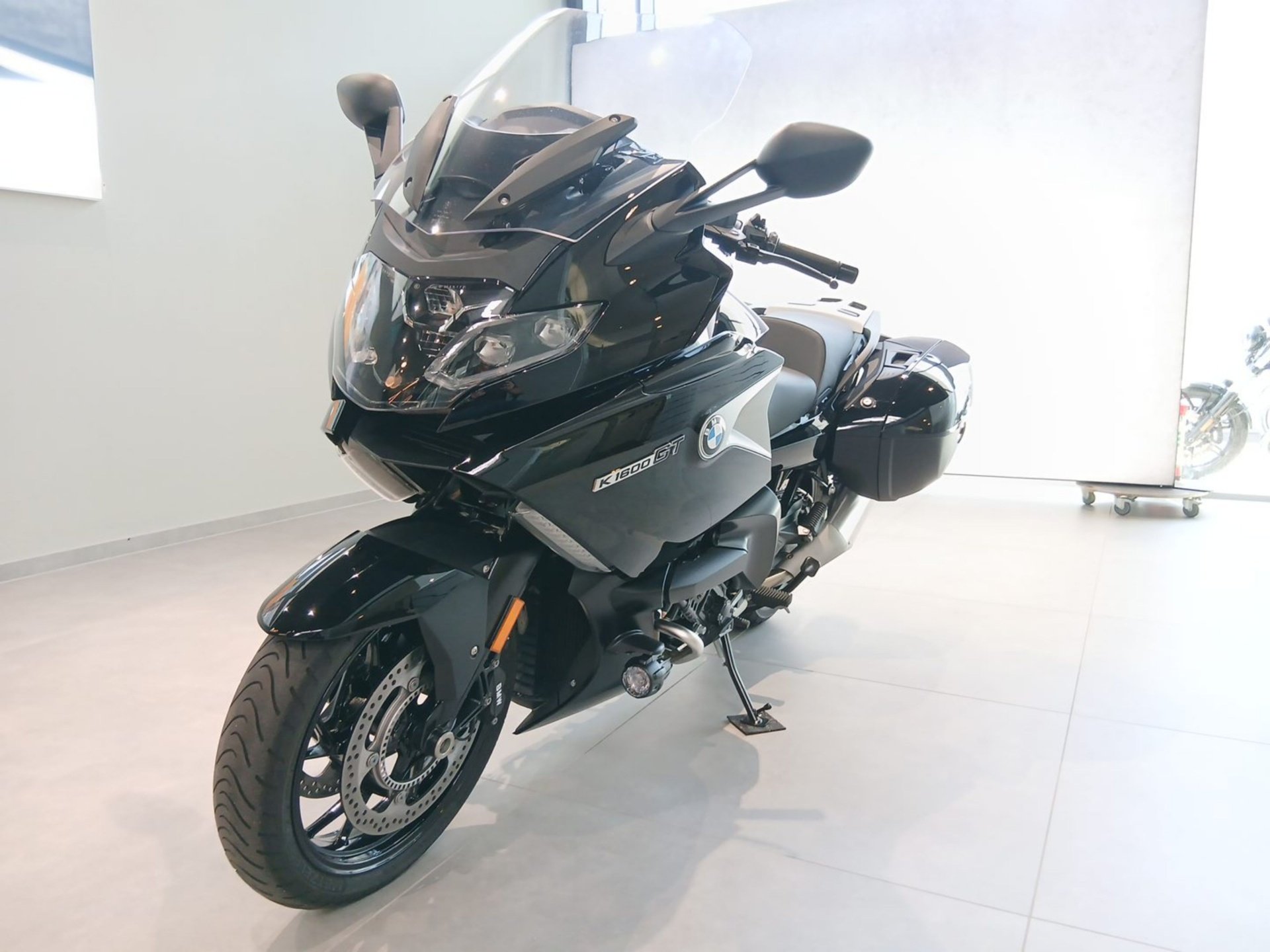 BMW  K 1600 GT Komfort/Touring/DAB-Radio/DWA/Zus.Schei (Bild 4)