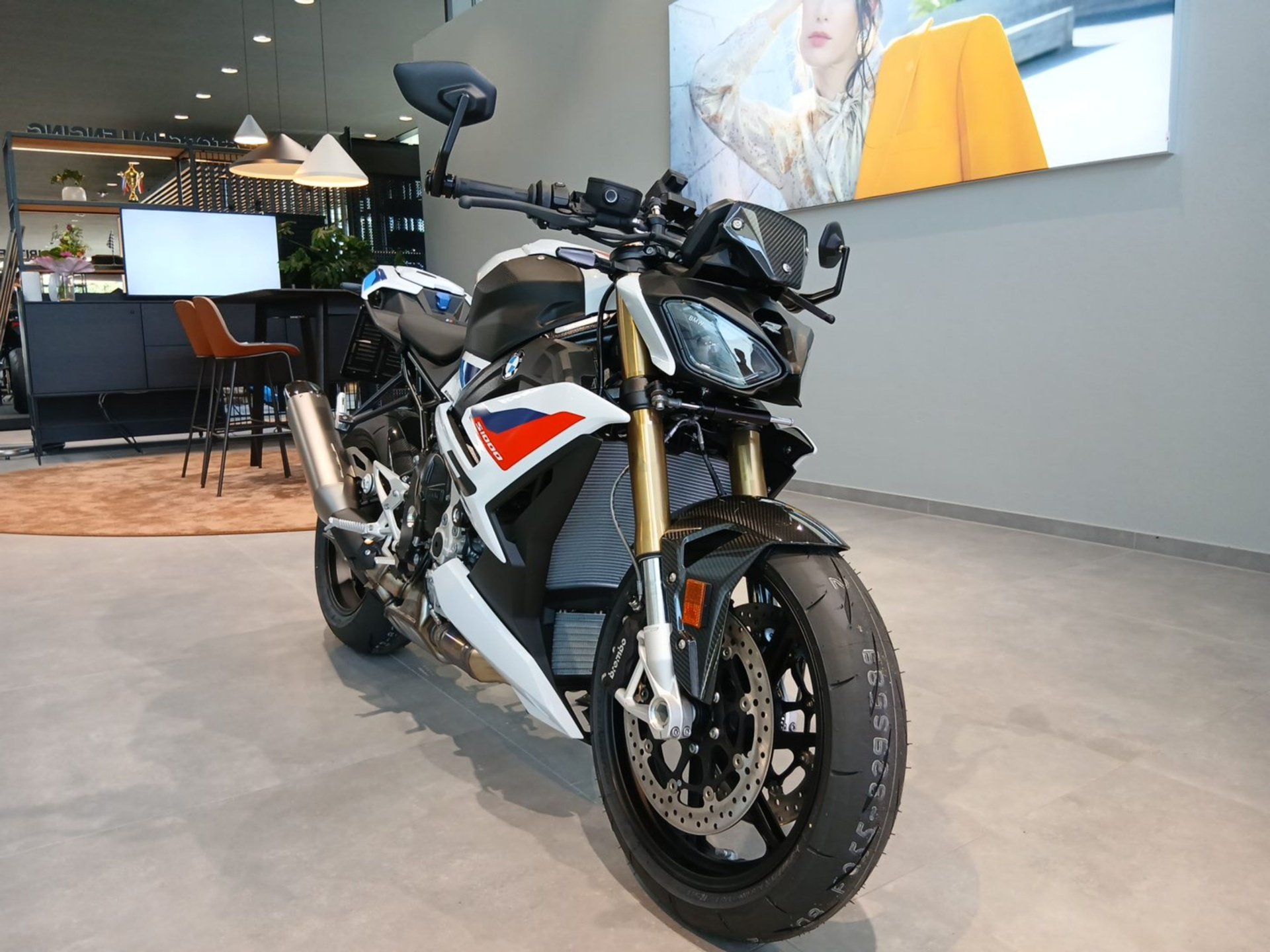 BMW  S 1000 R M/Komf/Dyna/Carbon.Paket/Tages.Zul.1Km (Bild 3)