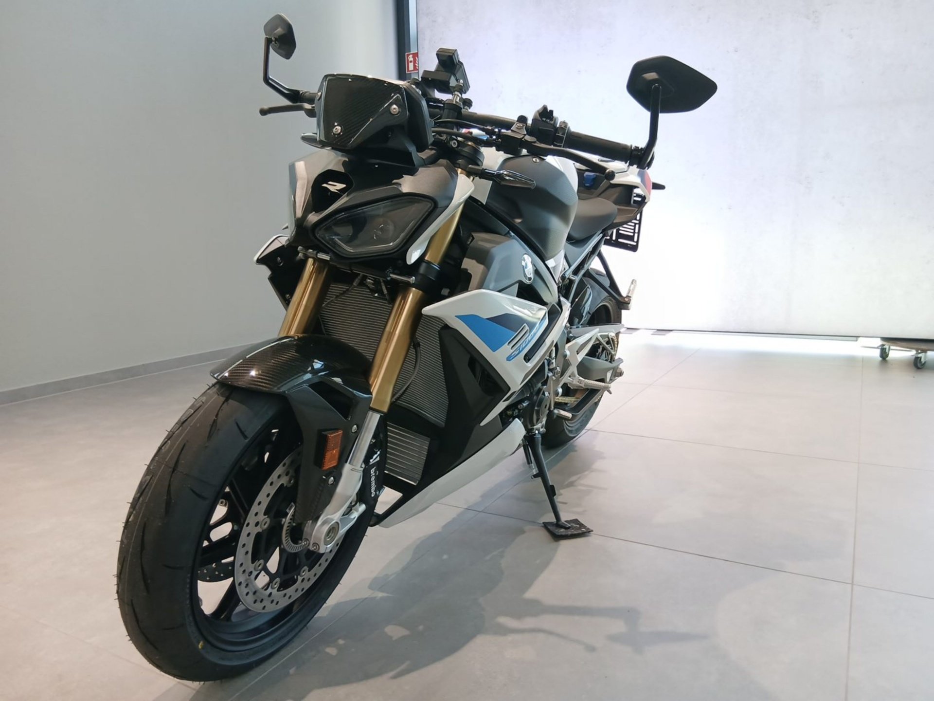 BMW  S 1000 R M/Komf/Dyna/Carbon.Paket/Tages.Zul.1Km (Bild 4)