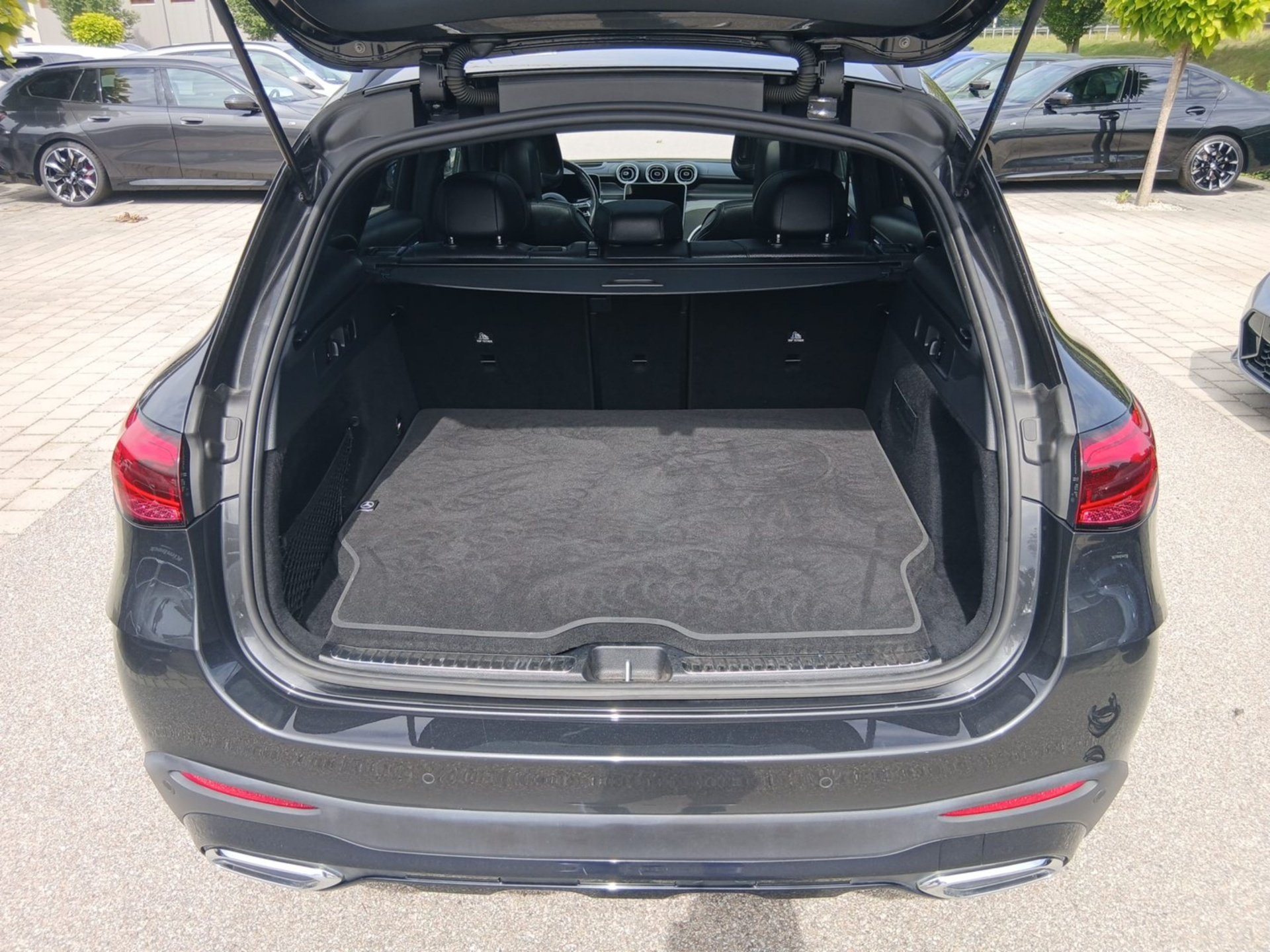 Bild 10 Mercedes-Benz GLC 400 E Matic AMG-Line Sitzbelüft AHK HeadUp