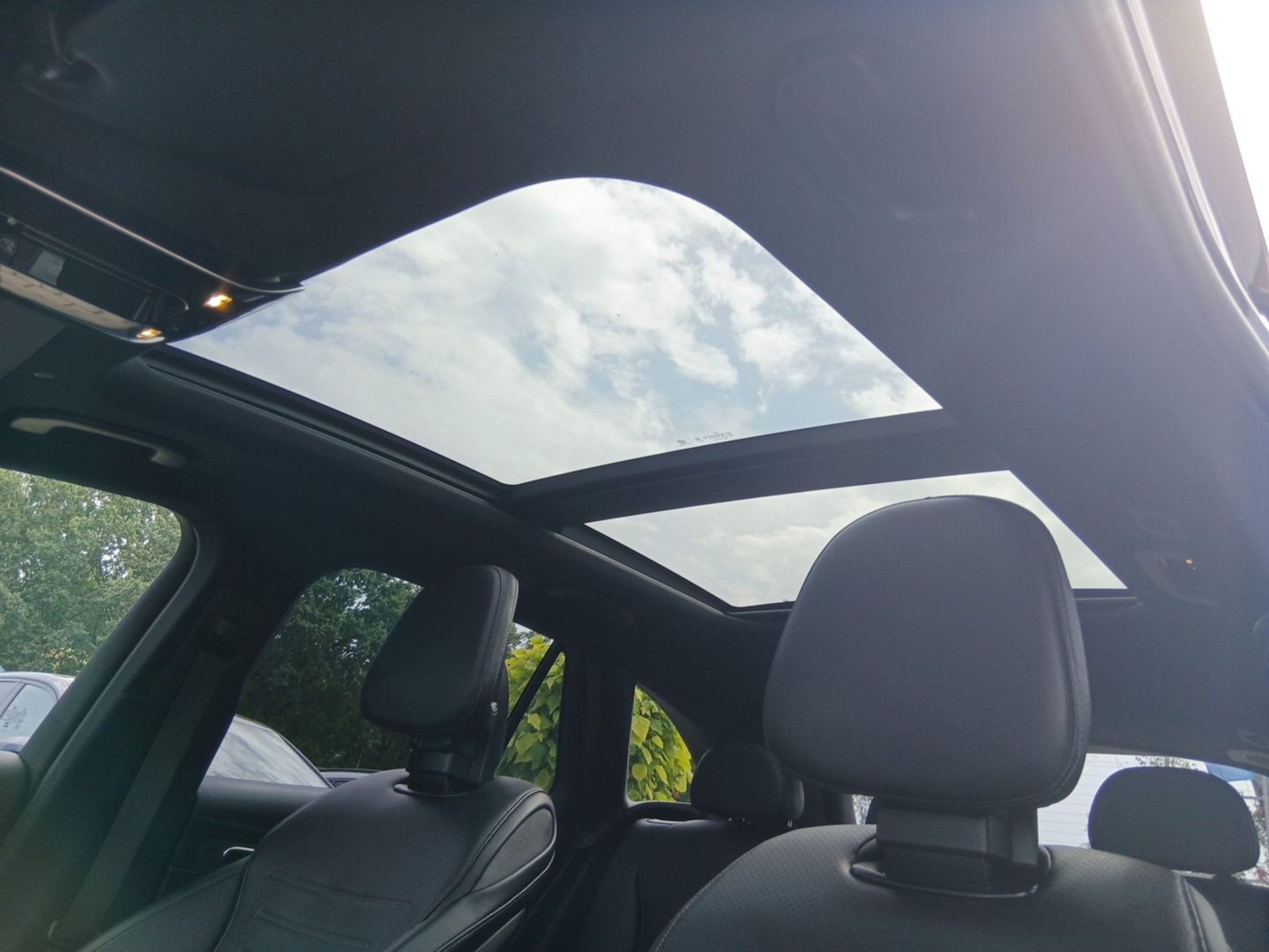 Bild 12 Mercedes-Benz GLC 400 E Matic AMG-Line Sitzbelüft AHK HeadUp