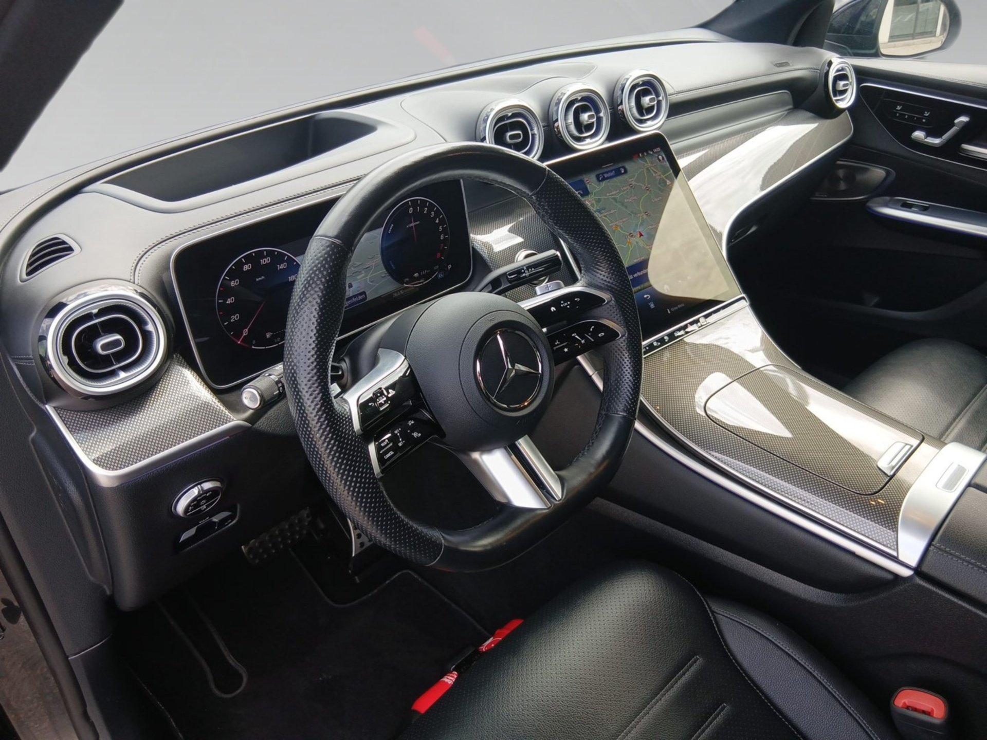 Bild 4 Mercedes-Benz GLC 400 E Matic AMG-Line Sitzbelüft AHK HeadUp
