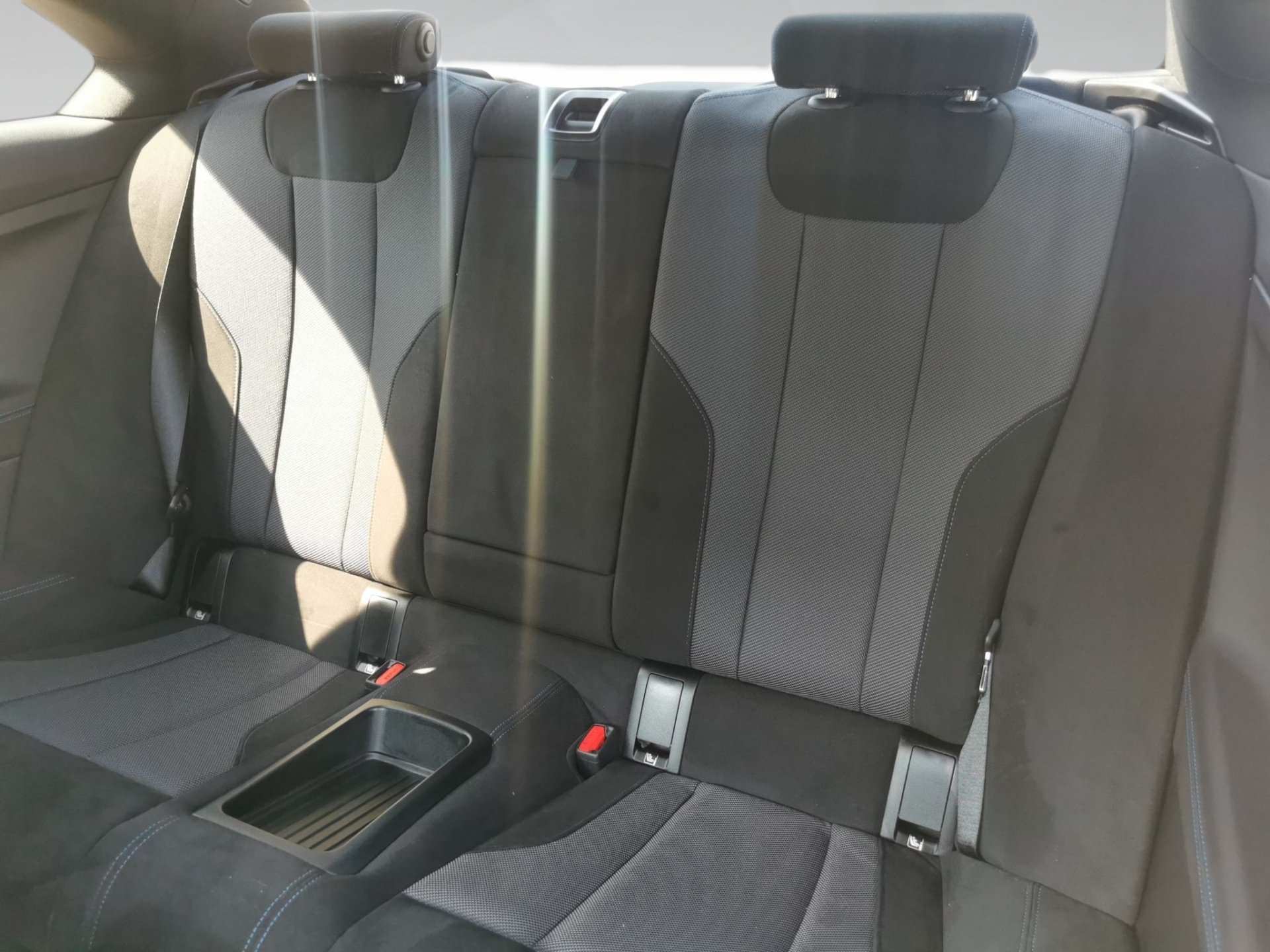 Bild 8 BMW 218i Coupé M SPORT LED ParkAss KeyLess HiFi