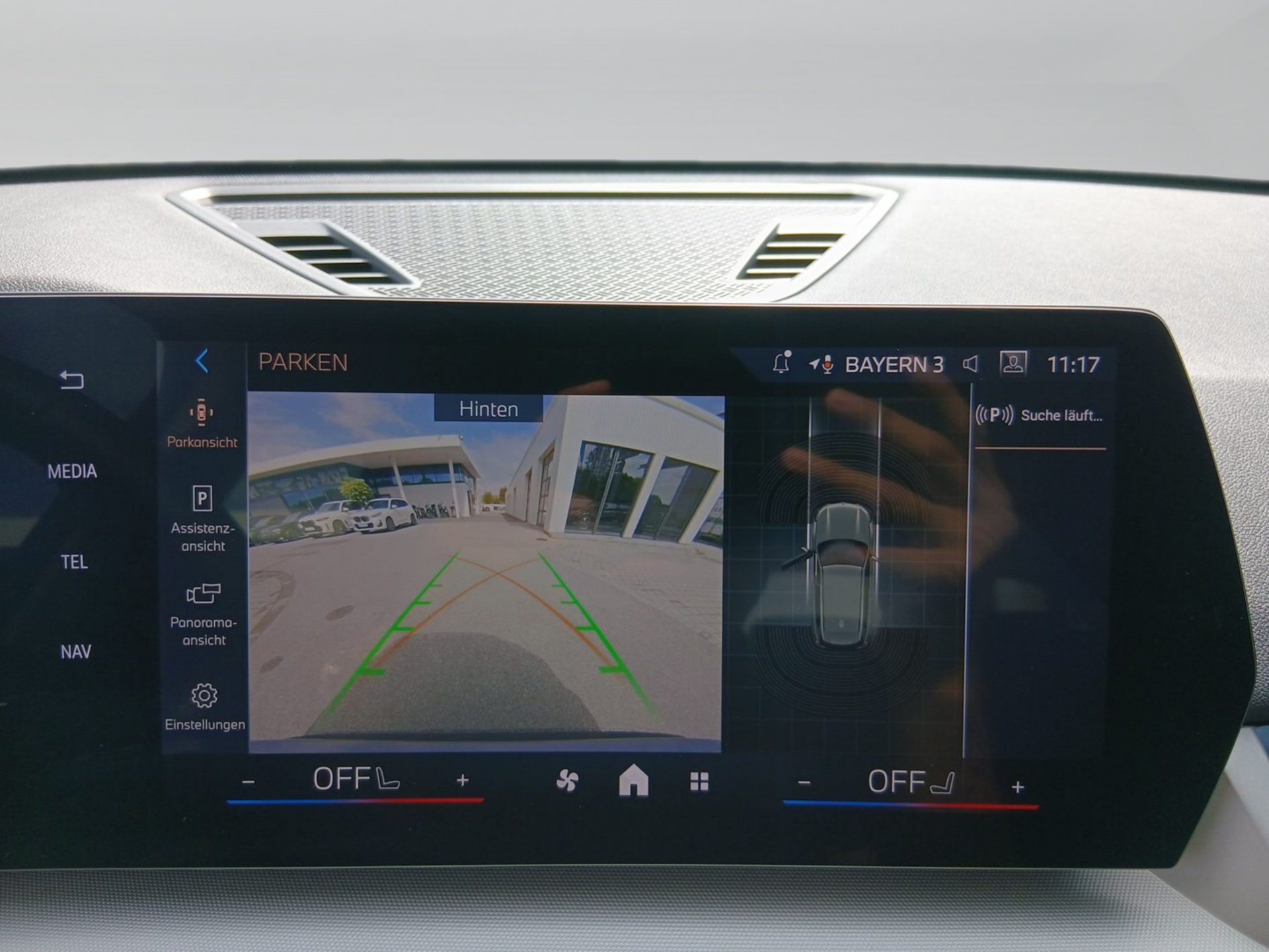 BMW X1 X1 sDrive18i LED DrivingAss ParkAss KeyLess Navi (Bild 10)