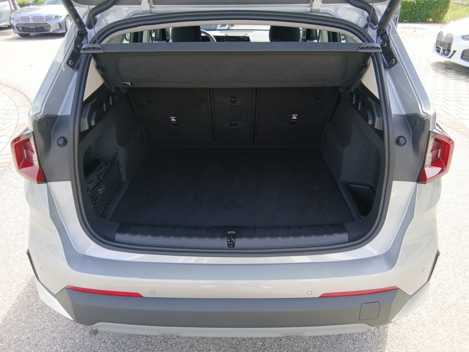 BMW X1 X1 sDrive18i LED DrivingAss ParkAss KeyLess Navi (Bild 11)