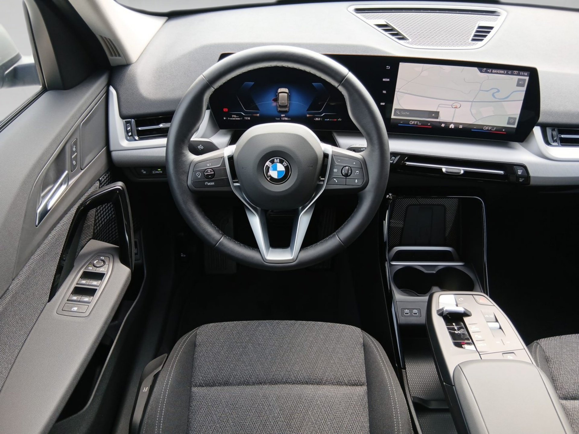 BMW X1 X1 sDrive18i LED DrivingAss ParkAss KeyLess Navi (Bild 7)