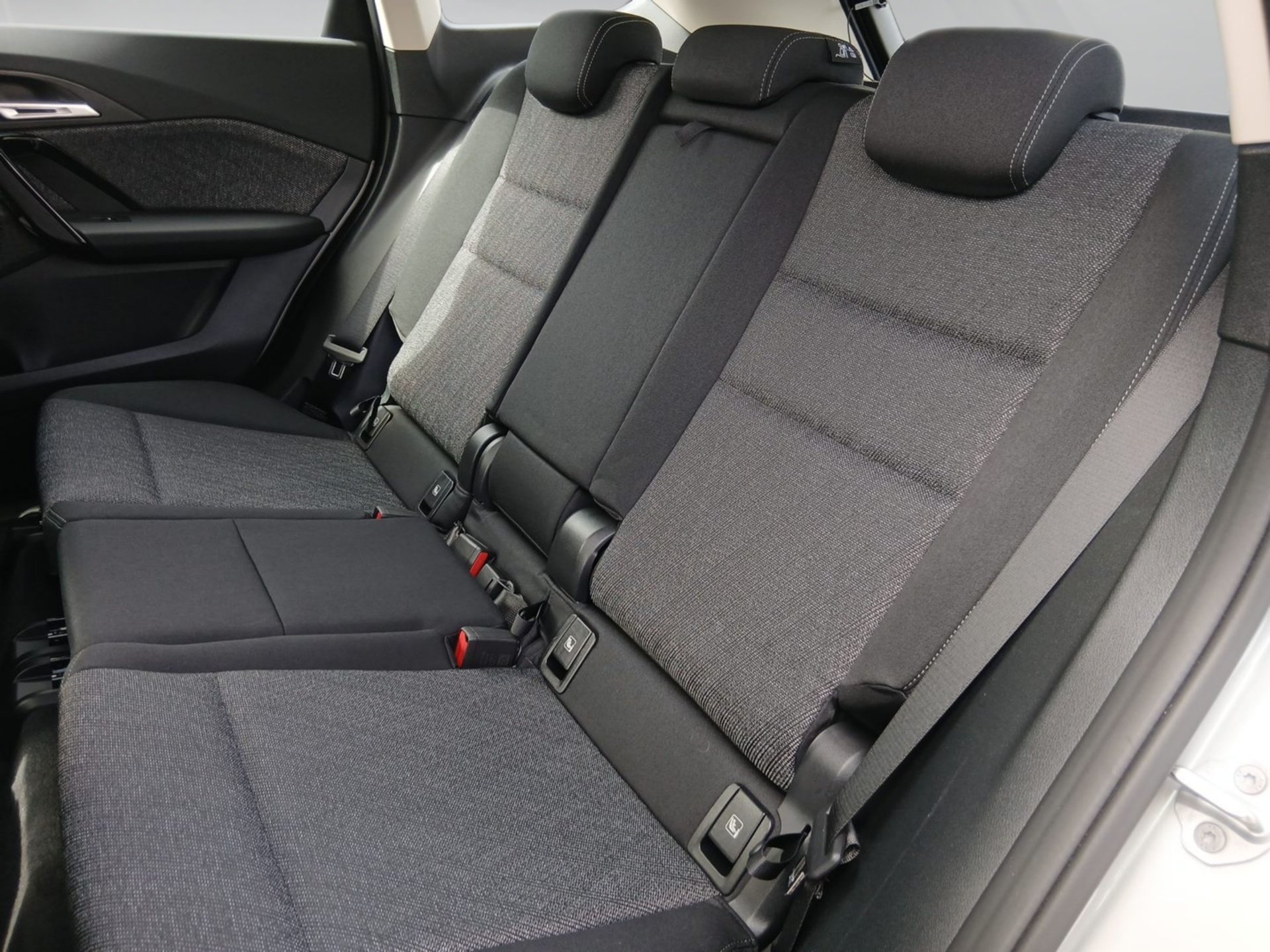 BMW X1 X1 sDrive18i LED DrivingAss ParkAss KeyLess Navi (Bild 8)