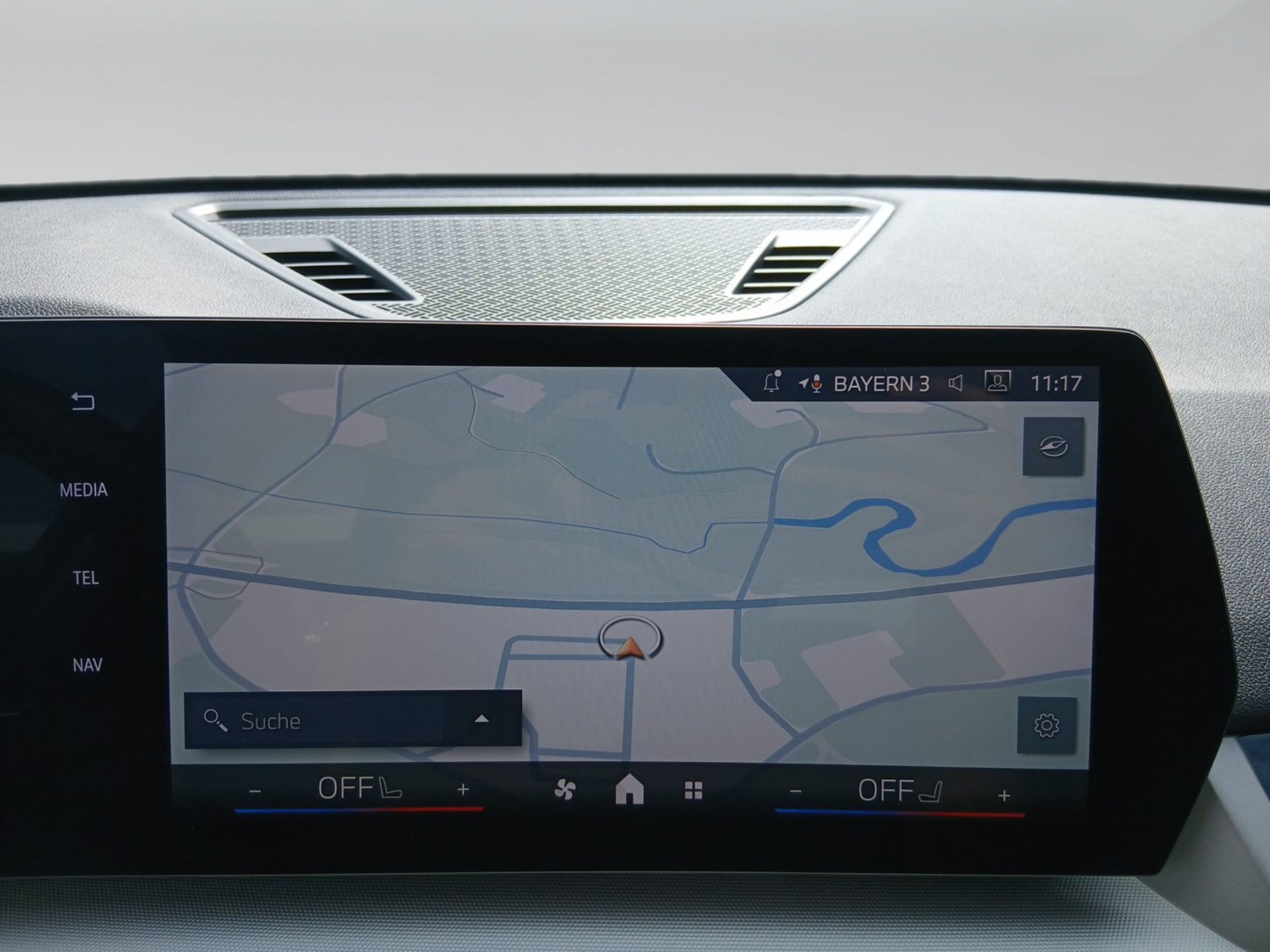 BMW X1 X1 sDrive18i LED DrivingAss ParkAss KeyLess Navi (Bild 9)