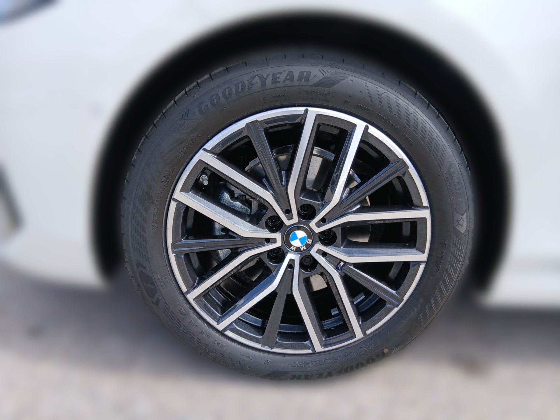 BMW 220i 220i Active Tourer M SPORT ACC HeadU 360° Aktivsi (Bild 4)