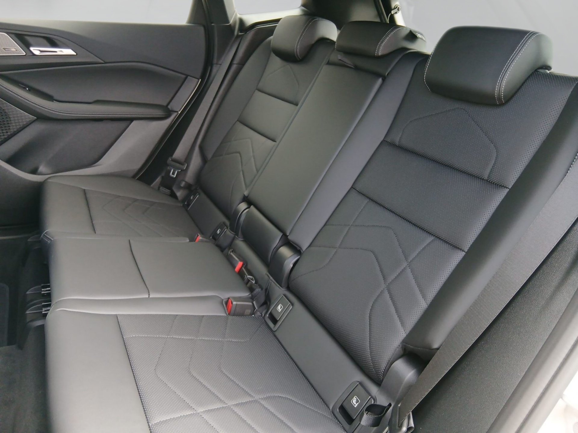 BMW 220i 220i Active Tourer M SPORT ACC HeadU 360° Aktivsi (Bild 8)