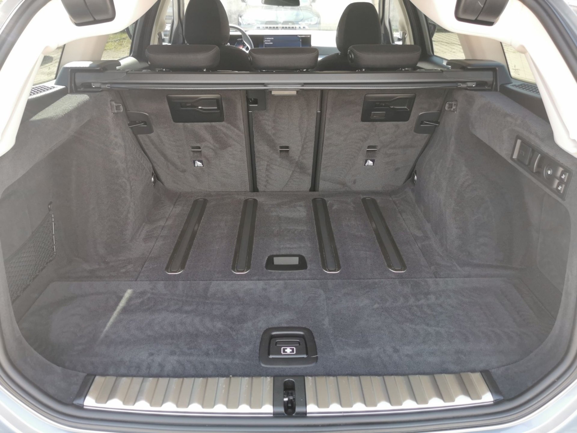BMW 320i 320i Touring HeadU 360° KeyLess AHK HiFi DrivingA (Bild 10)