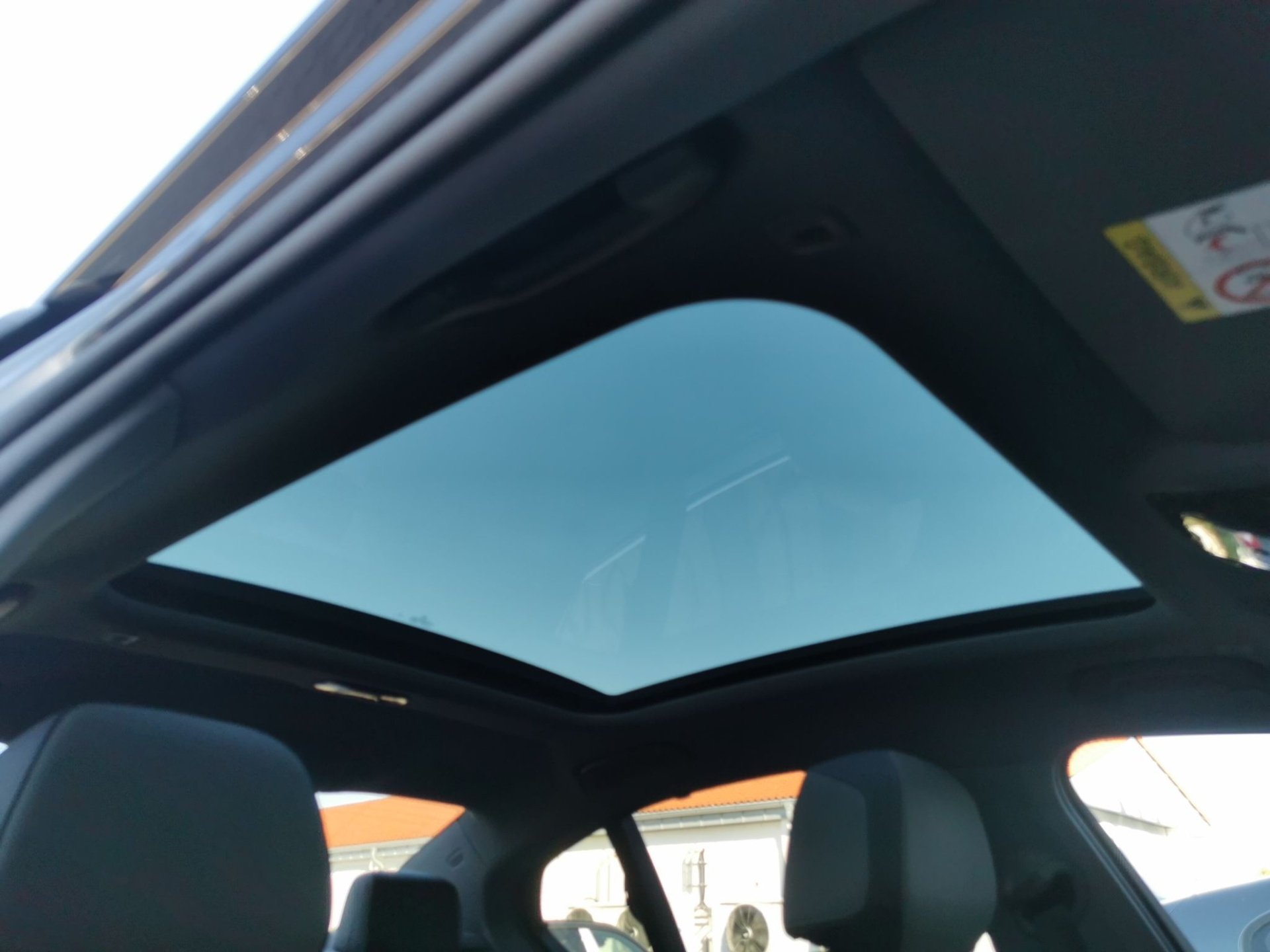 Bild 12 BMW 520d xDrive Limousine ACC 360° HeadUp Pano H&K