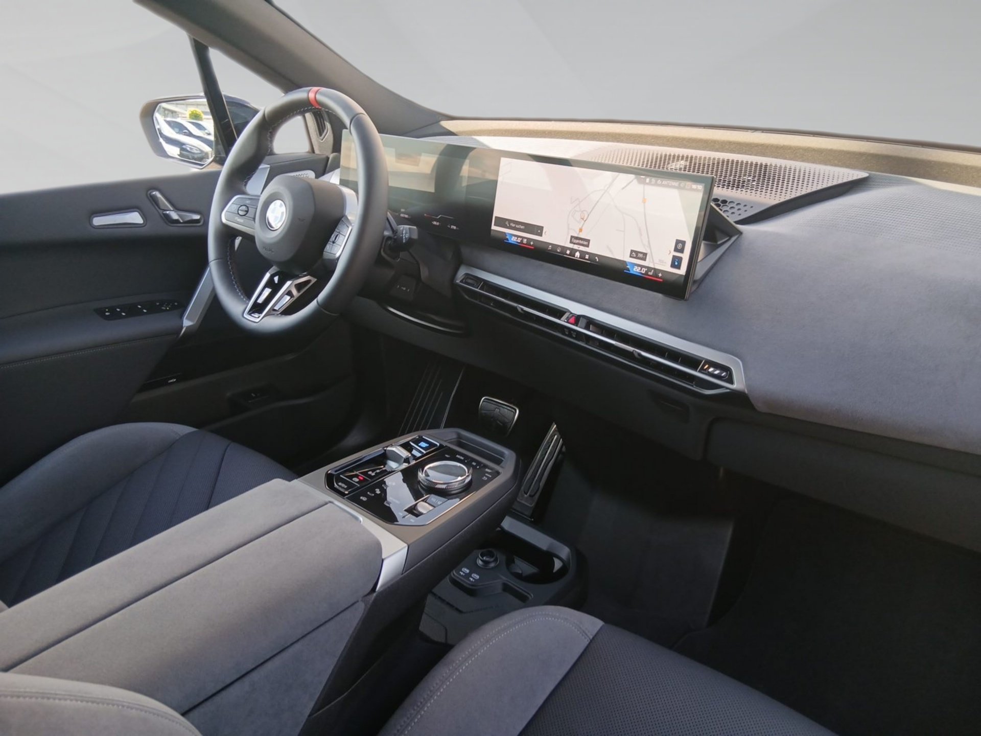 BMW iX M70 xDrive M SPORT PRO 360° Sitzbelüf Allradle iX M70 xDrive M SPORT PRO 360° Sitzbelüf Allradle (Bild 6)