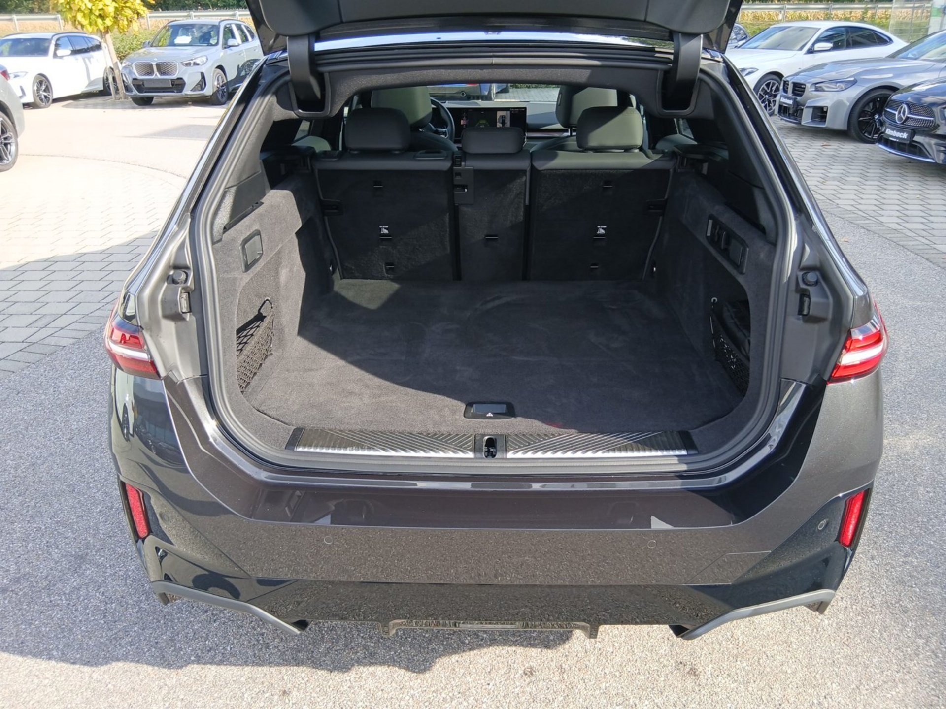 Bild 11 BMW 540d xDrive Touring M SPORT Sitzbelüft Standhzg