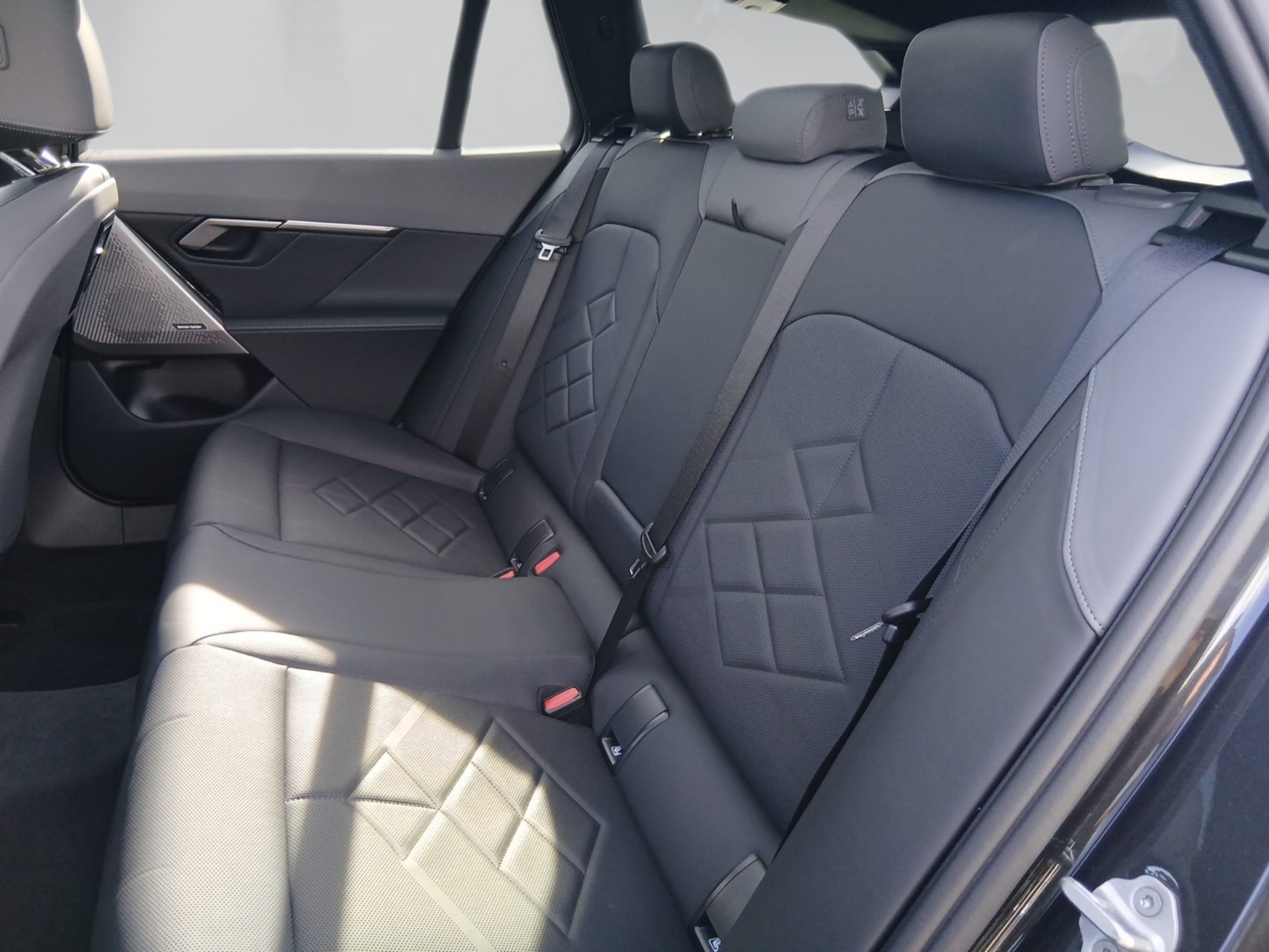 Bild 8 BMW 540d xDrive Touring M SPORT Sitzbelüft Standhzg