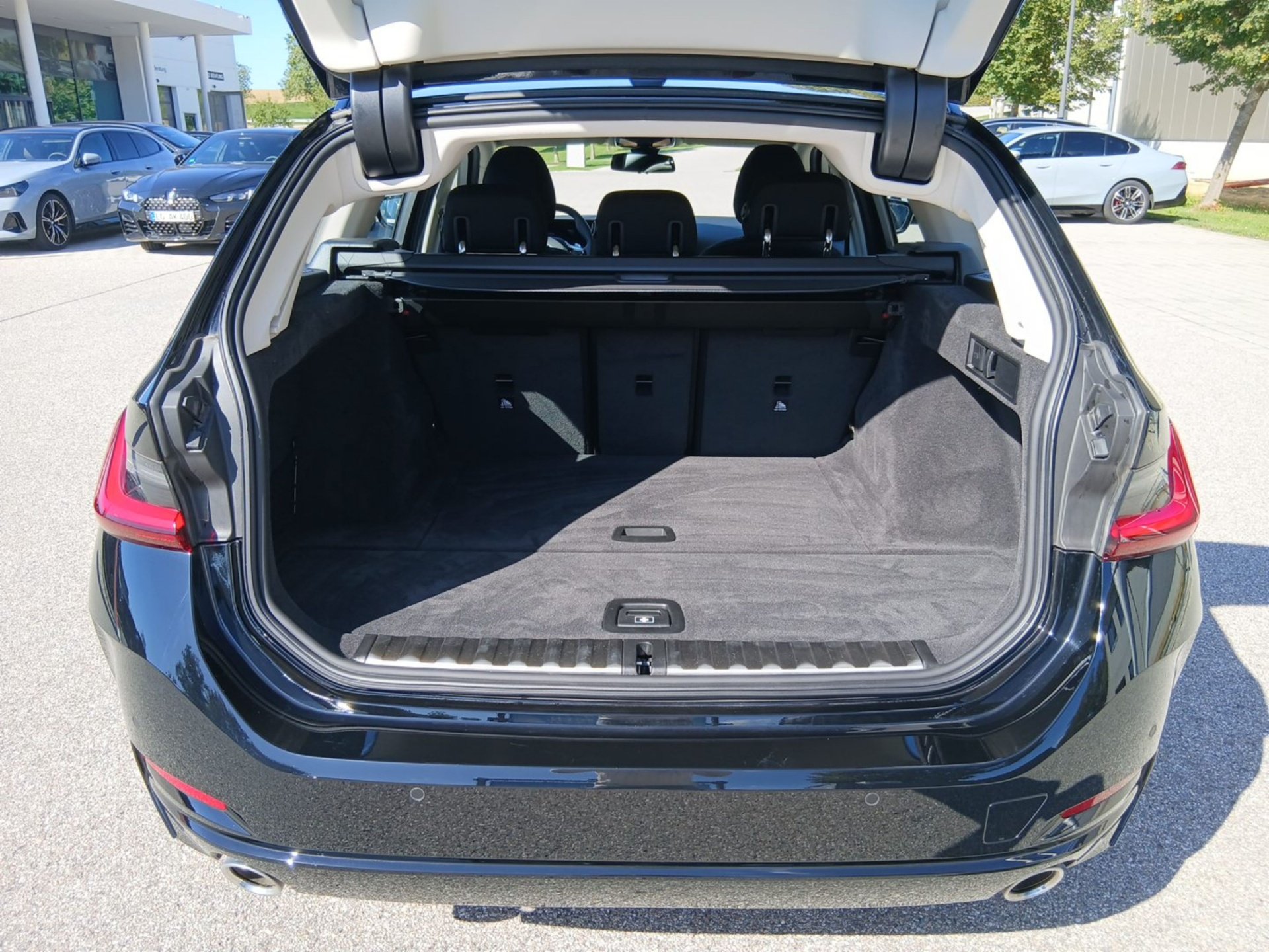 Bild 11 BMW 318i Touring ActiveGuard ParkAss KeyLess WireLess