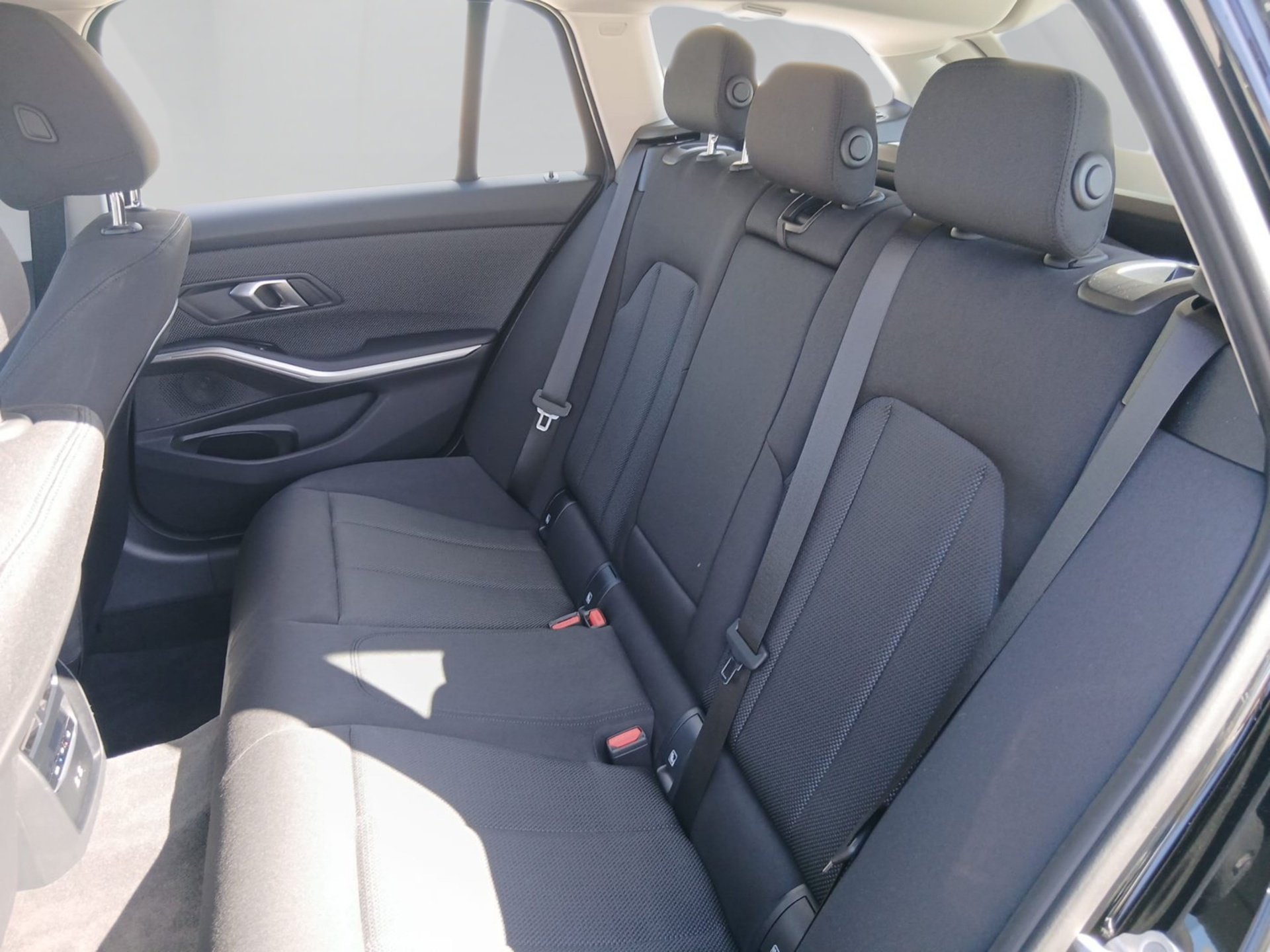 Bild 8 BMW 318i Touring ActiveGuard ParkAss KeyLess WireLess