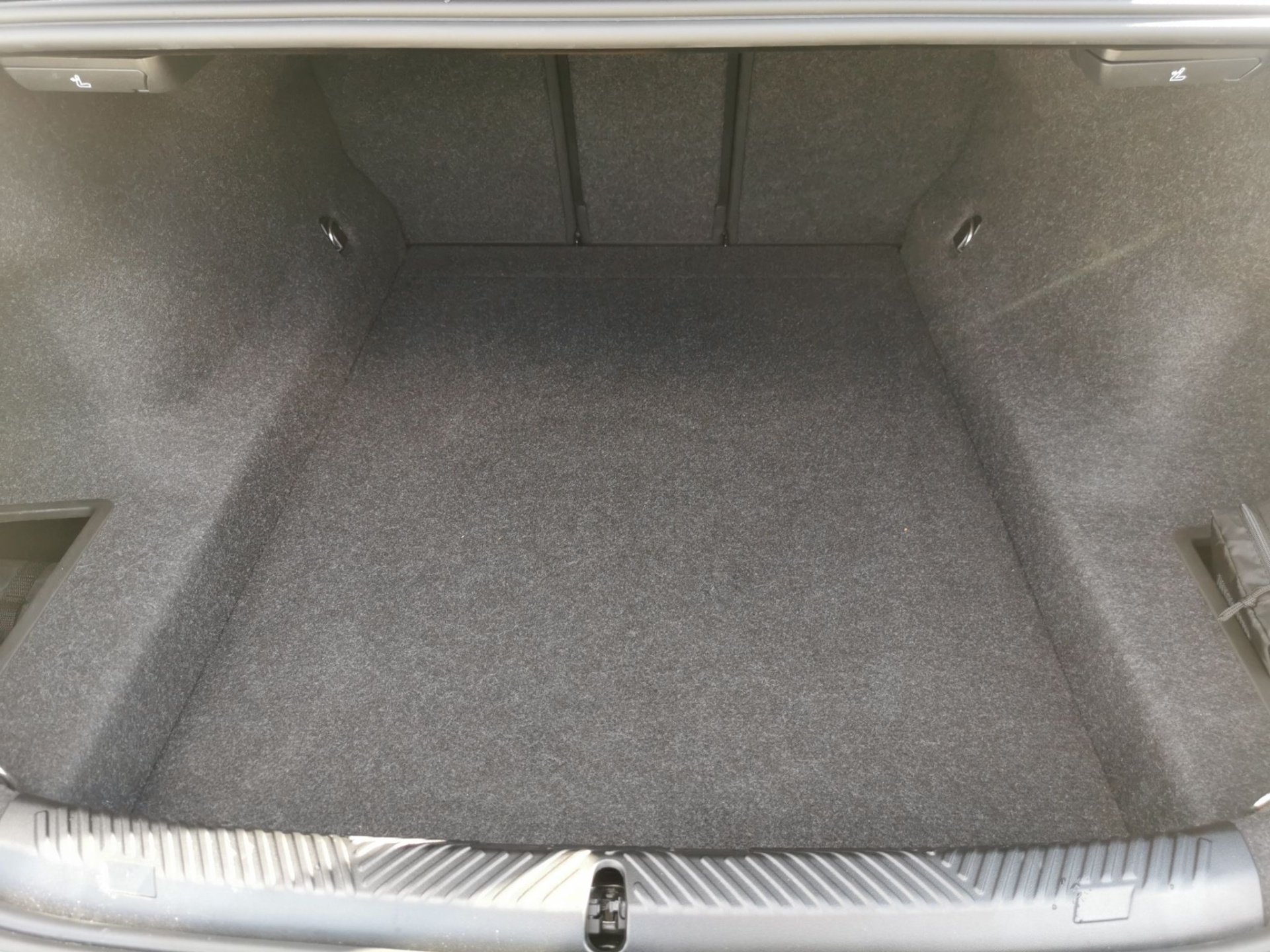 BMW 520i 520i Limousine LED Sitzbelüft Standhzg 360° H&K (Bild 11)