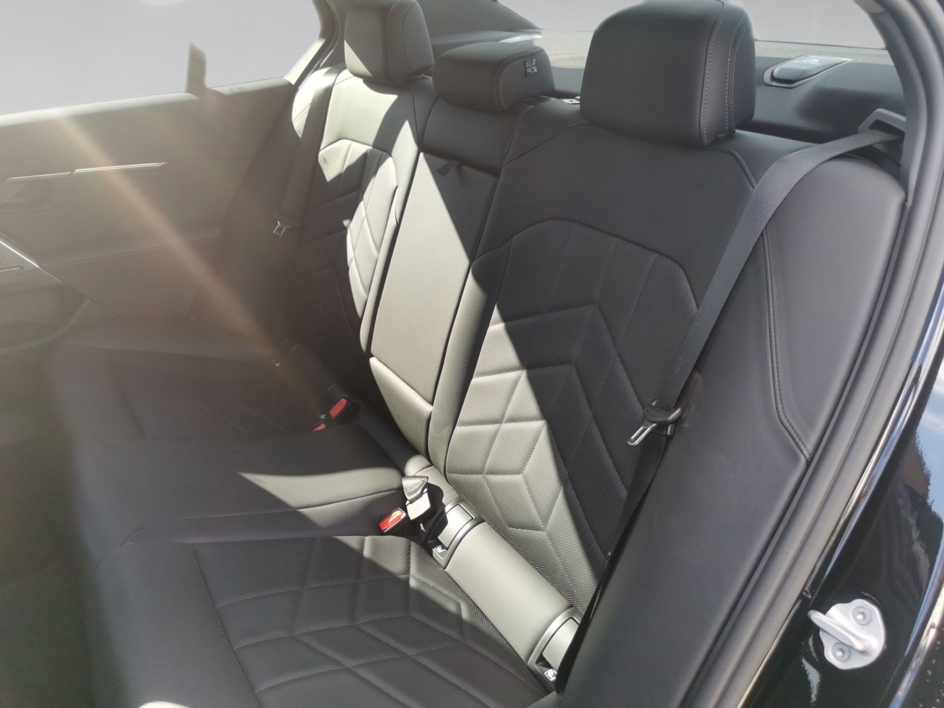 BMW 520i 520i Limousine LED Sitzbelüft Standhzg 360° H&K (Bild 8)